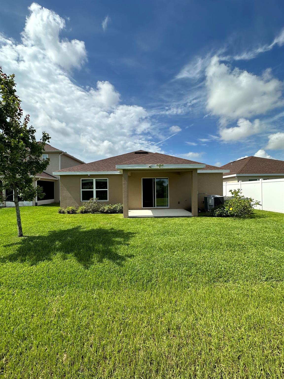 5475 NW Pine Trail Circle