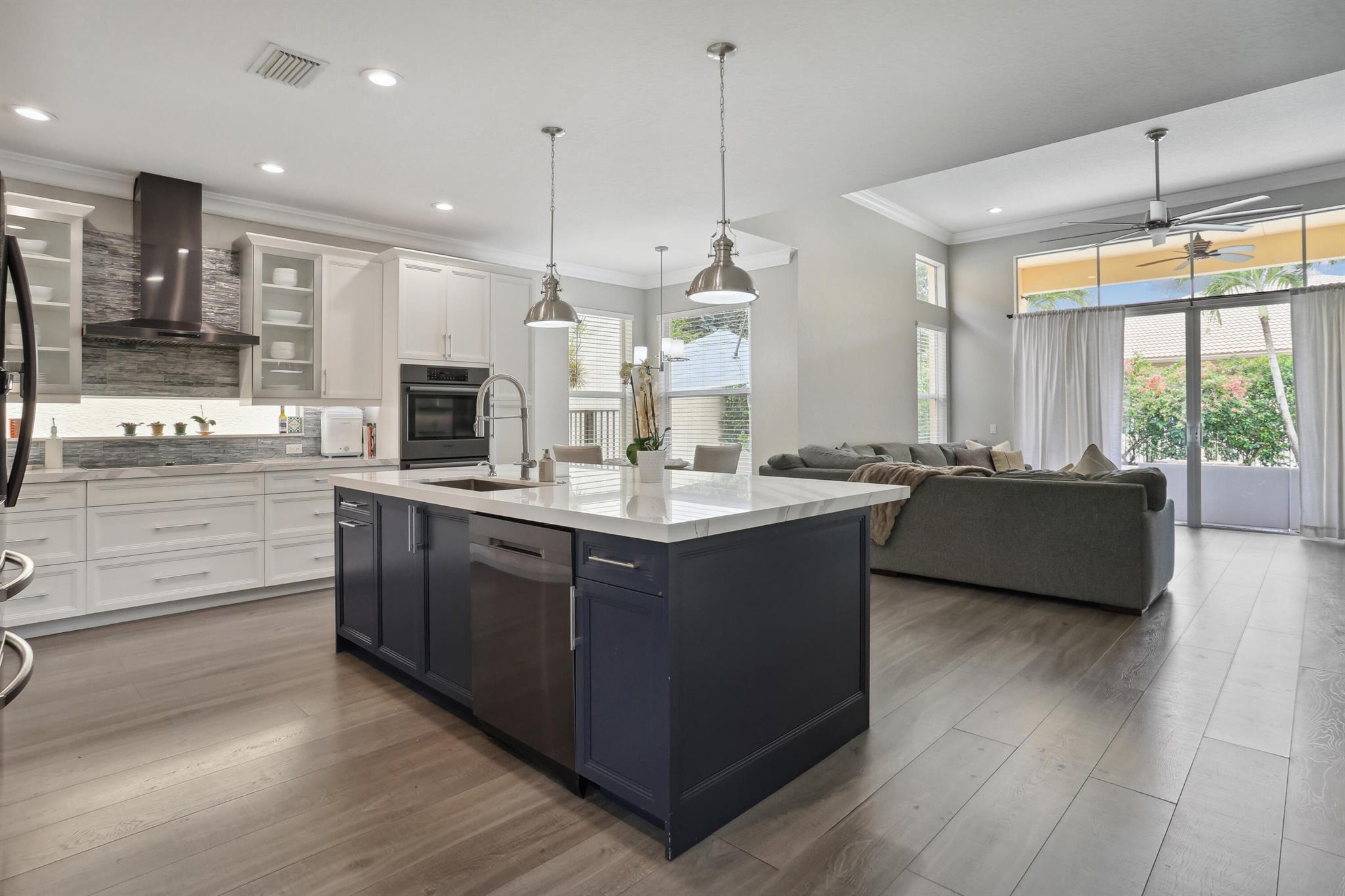 8586 Shallowbrook Cove