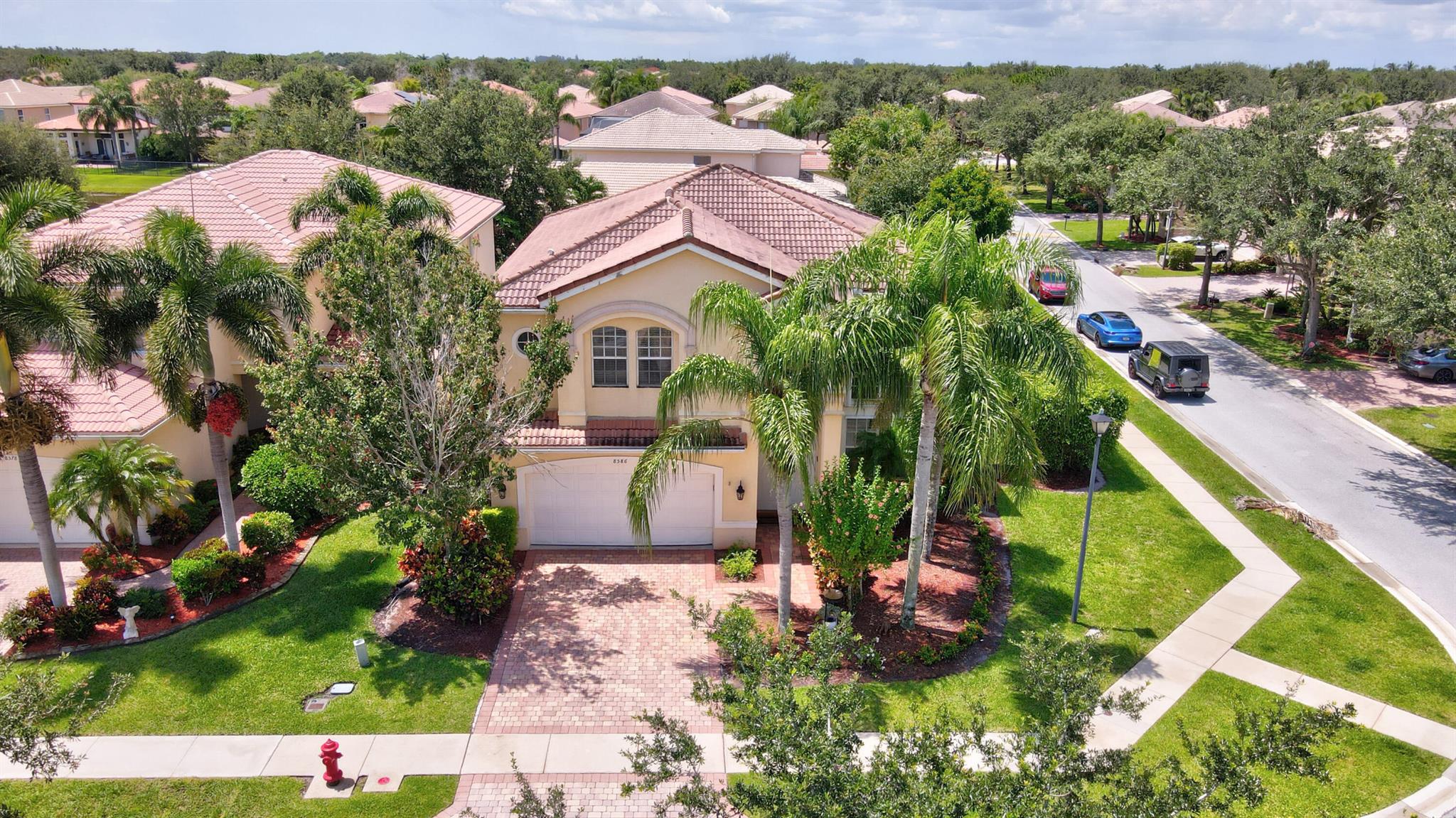 8586 Shallowbrook Cove