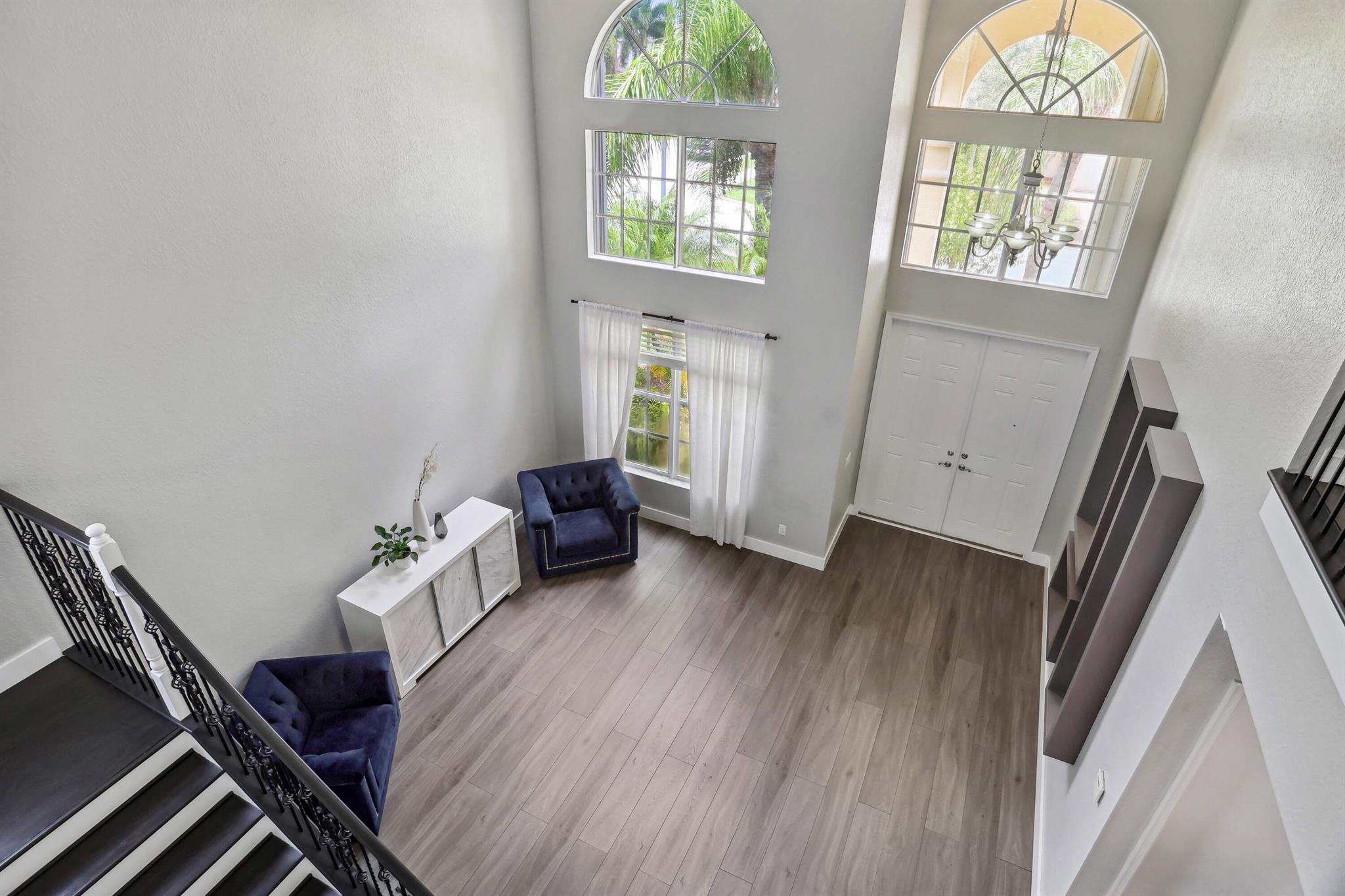 8586 Shallowbrook Cove