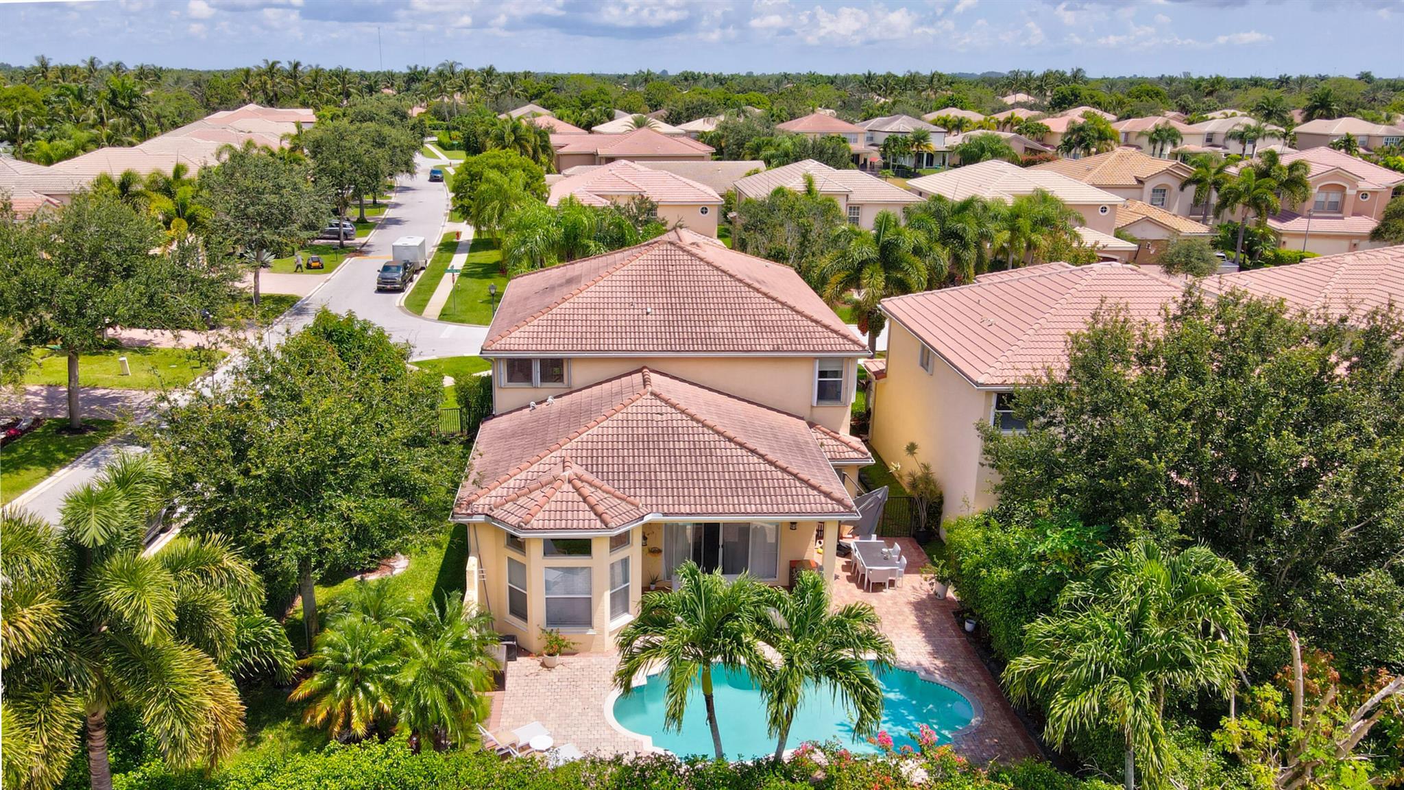 8586 Shallowbrook Cove