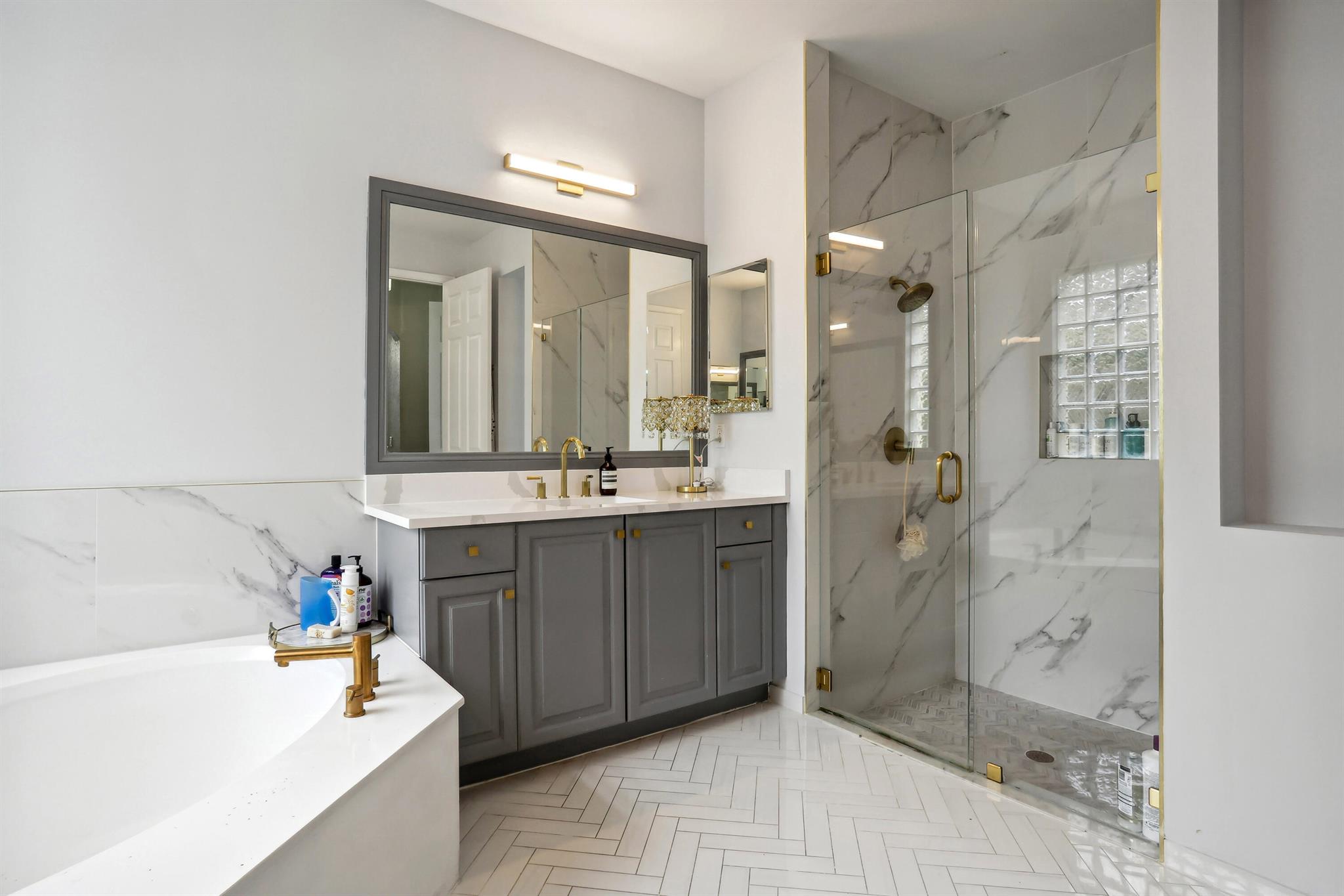 8586 Shallowbrook Cove