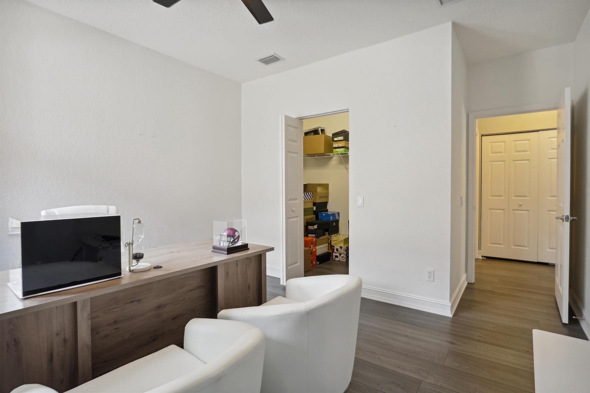 8586 Shallowbrook Cove