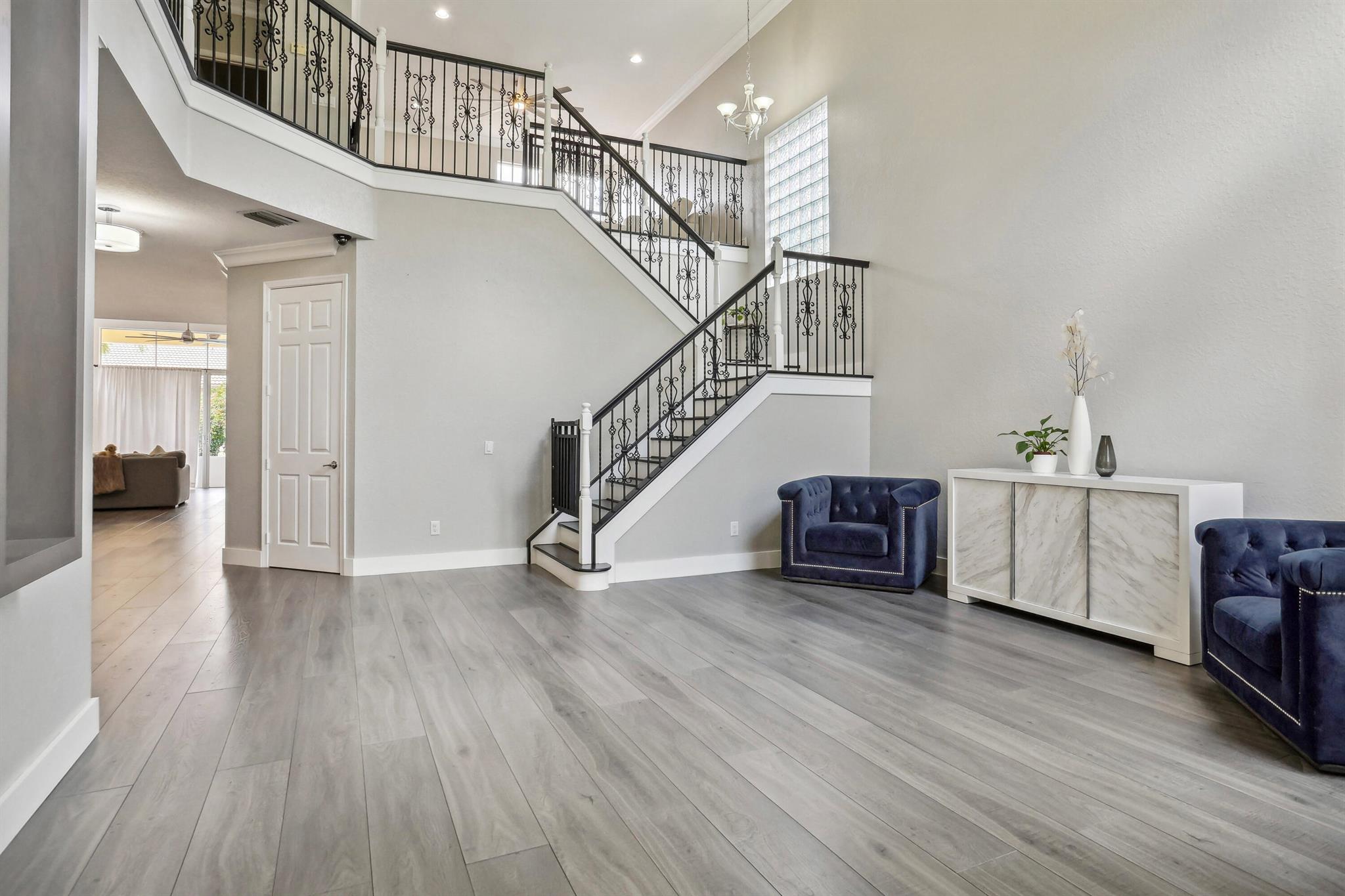 8586 Shallowbrook Cove