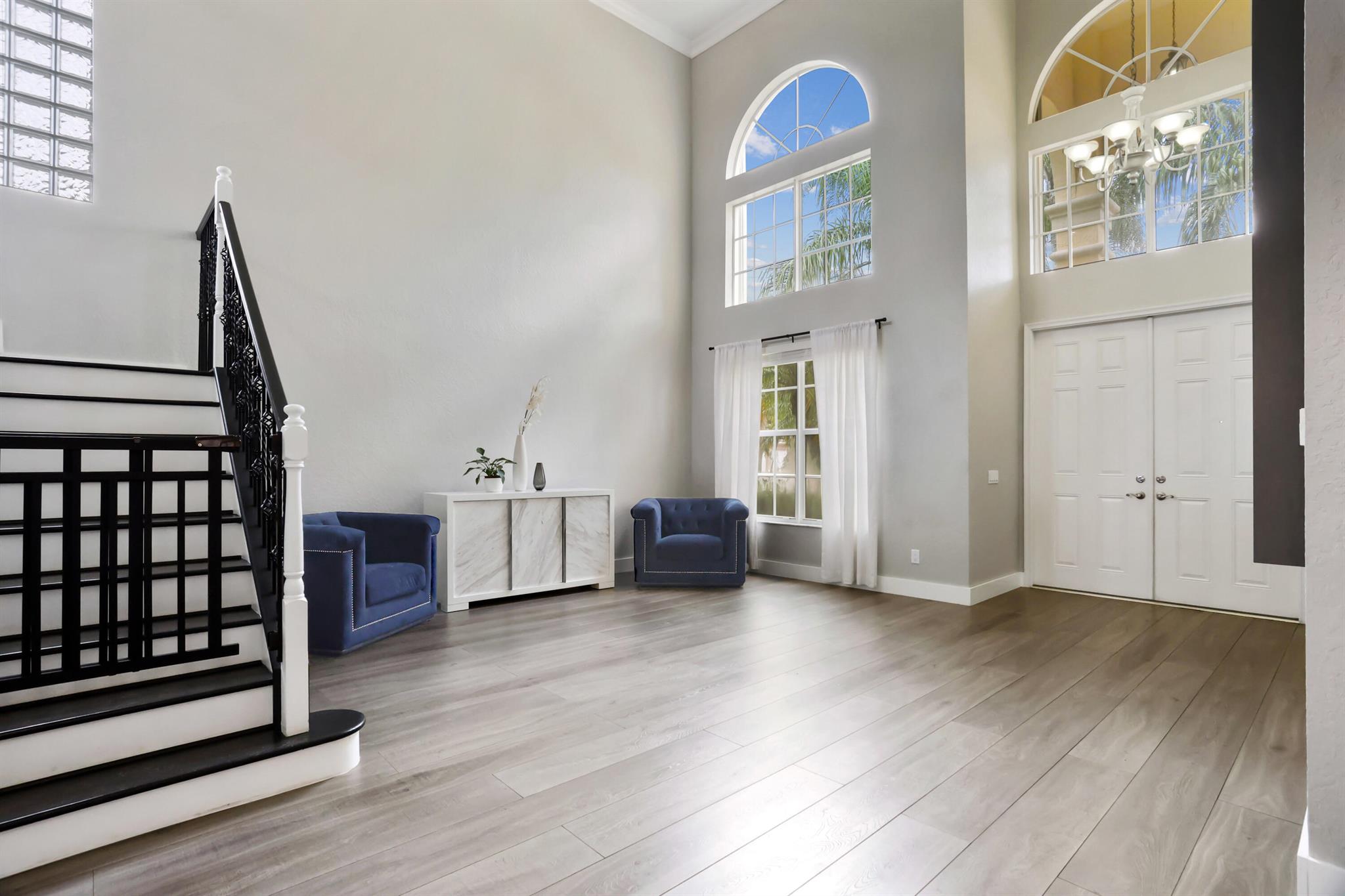 8586 Shallowbrook Cove