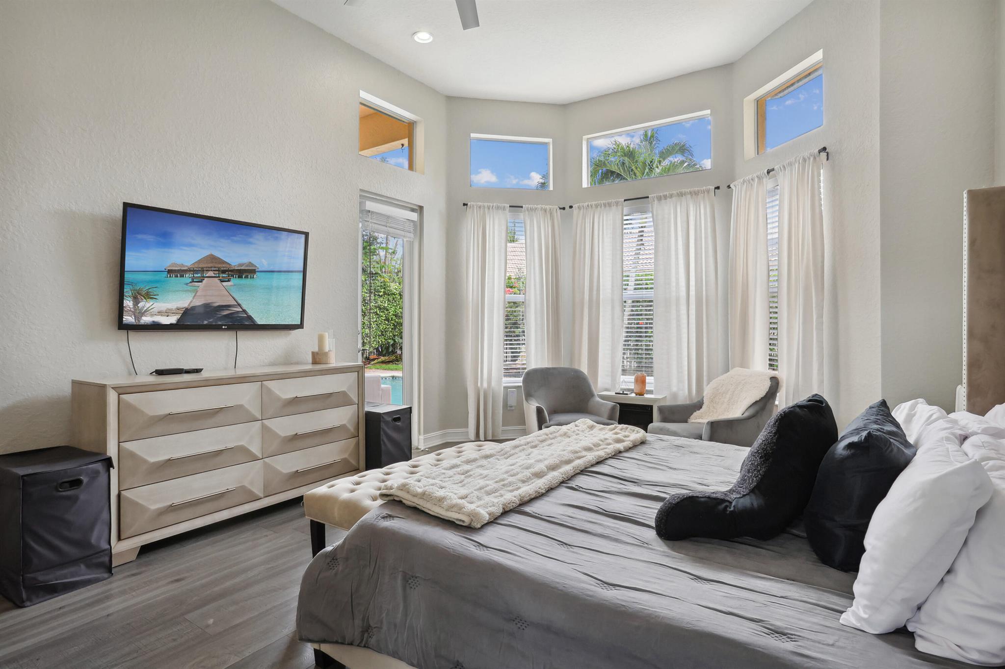 8586 Shallowbrook Cove