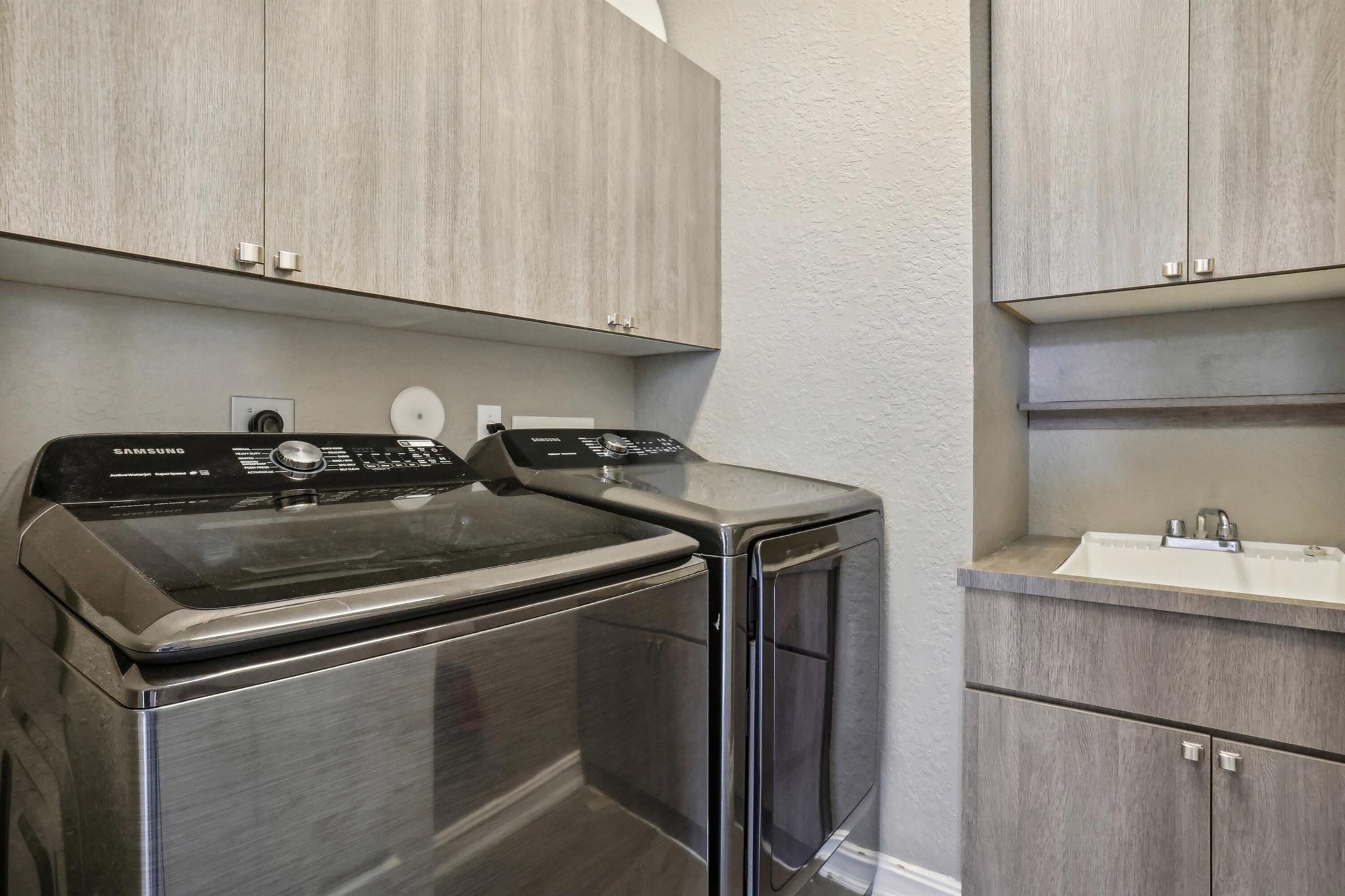 8586 Shallowbrook Cove