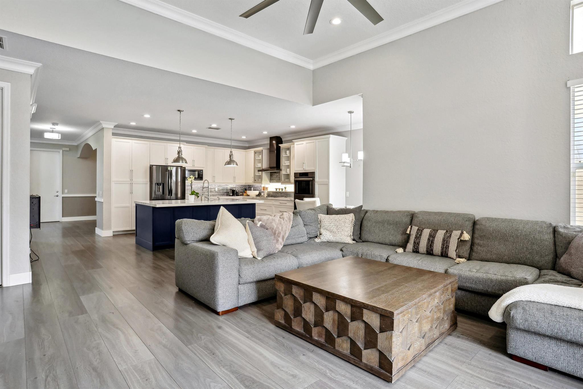 8586 Shallowbrook Cove
