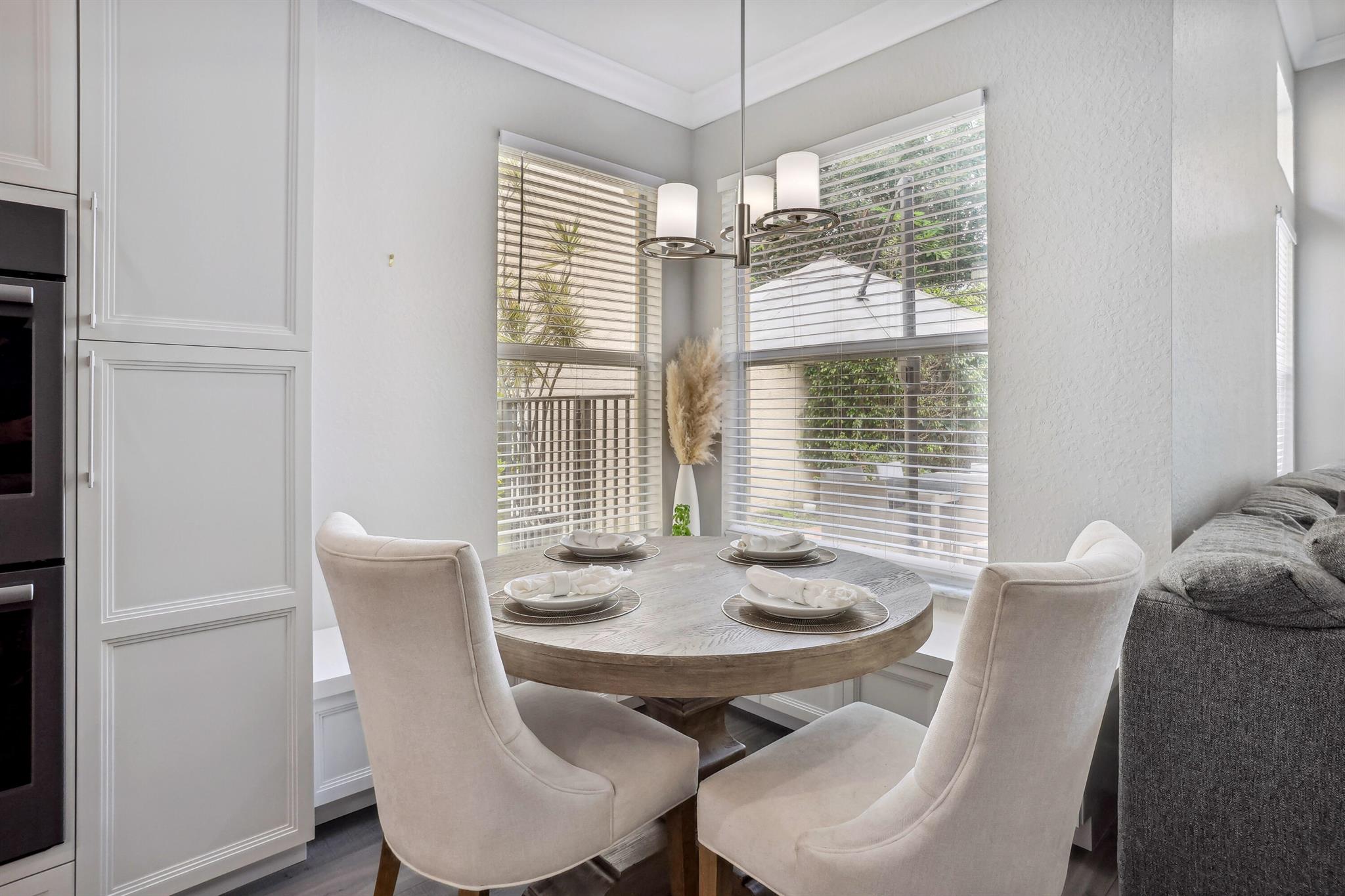 8586 Shallowbrook Cove