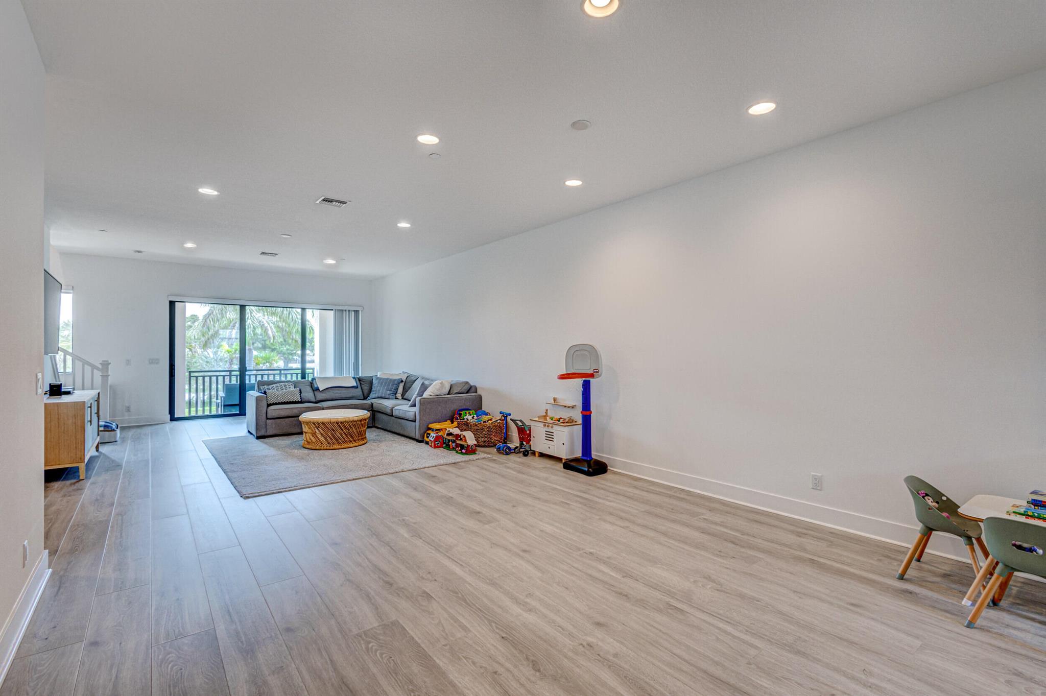 12520 Gross Pointe Drive