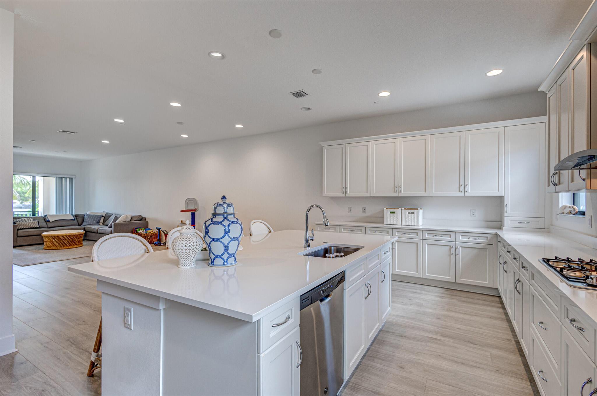12520 Gross Pointe Drive