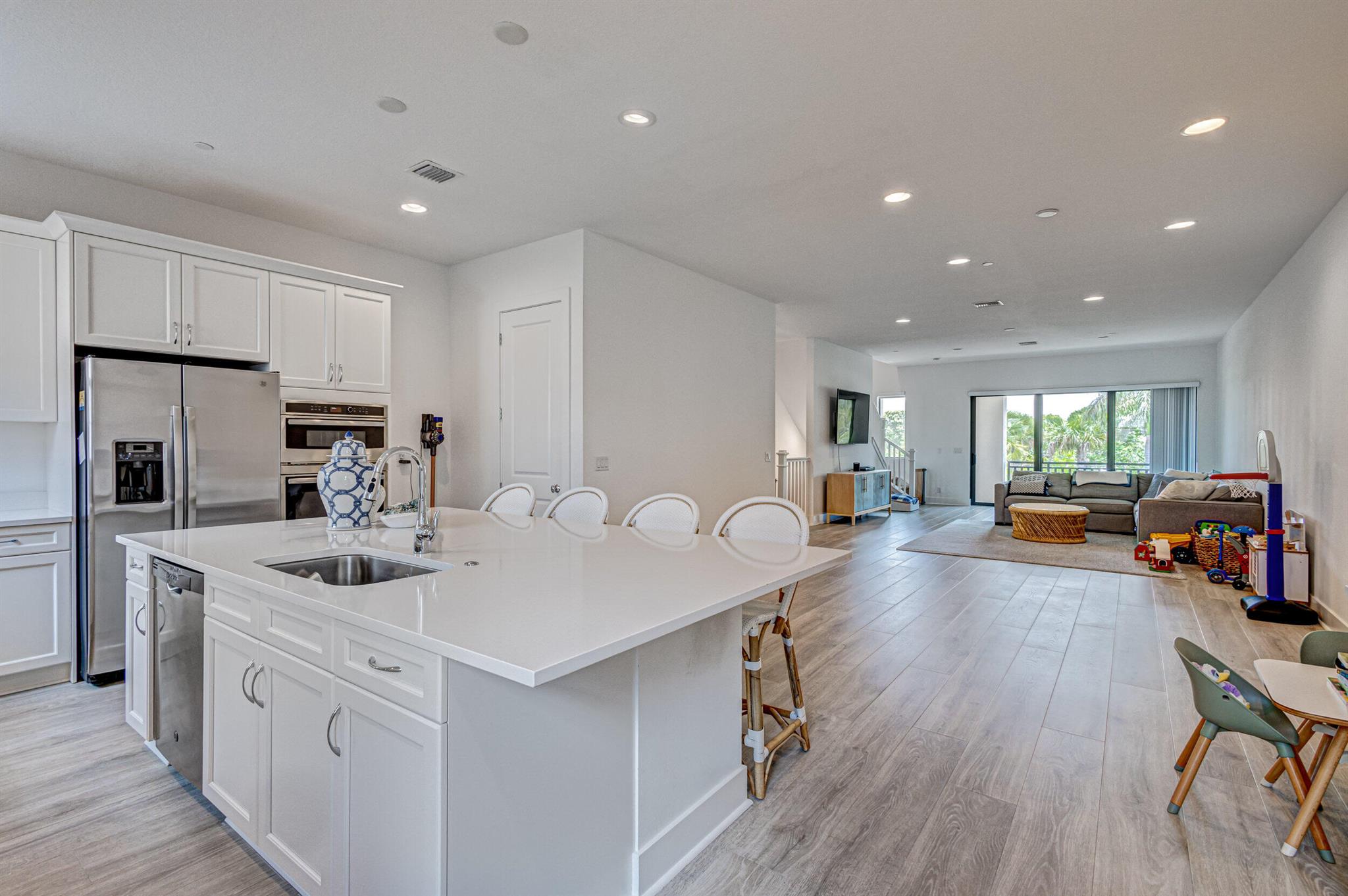 12520 Gross Pointe Drive
