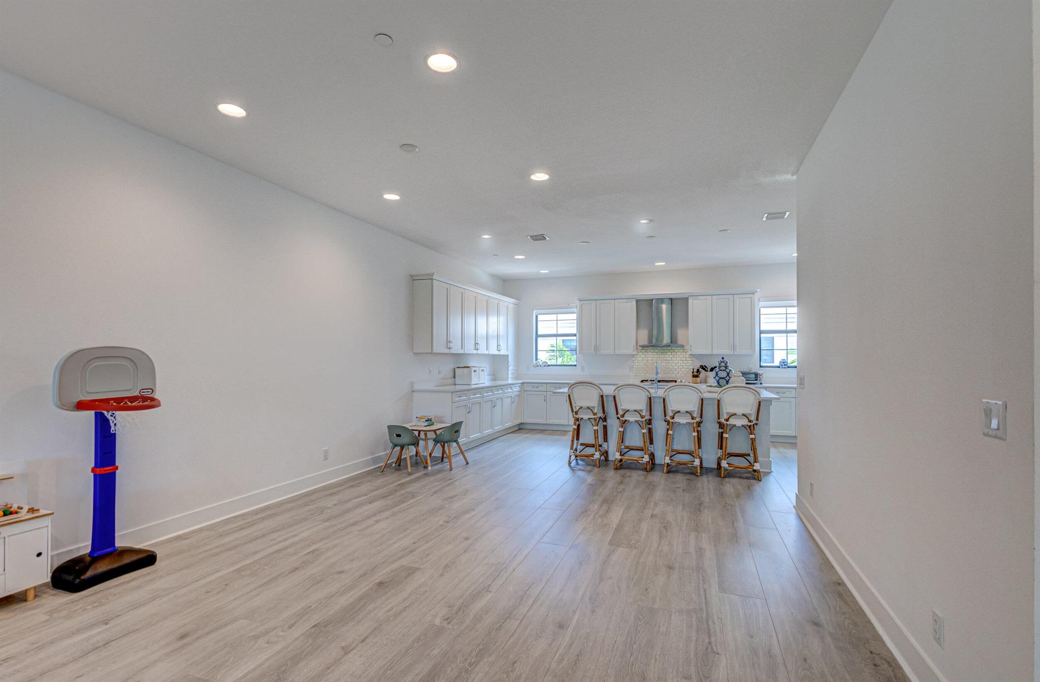 12520 Gross Pointe Drive
