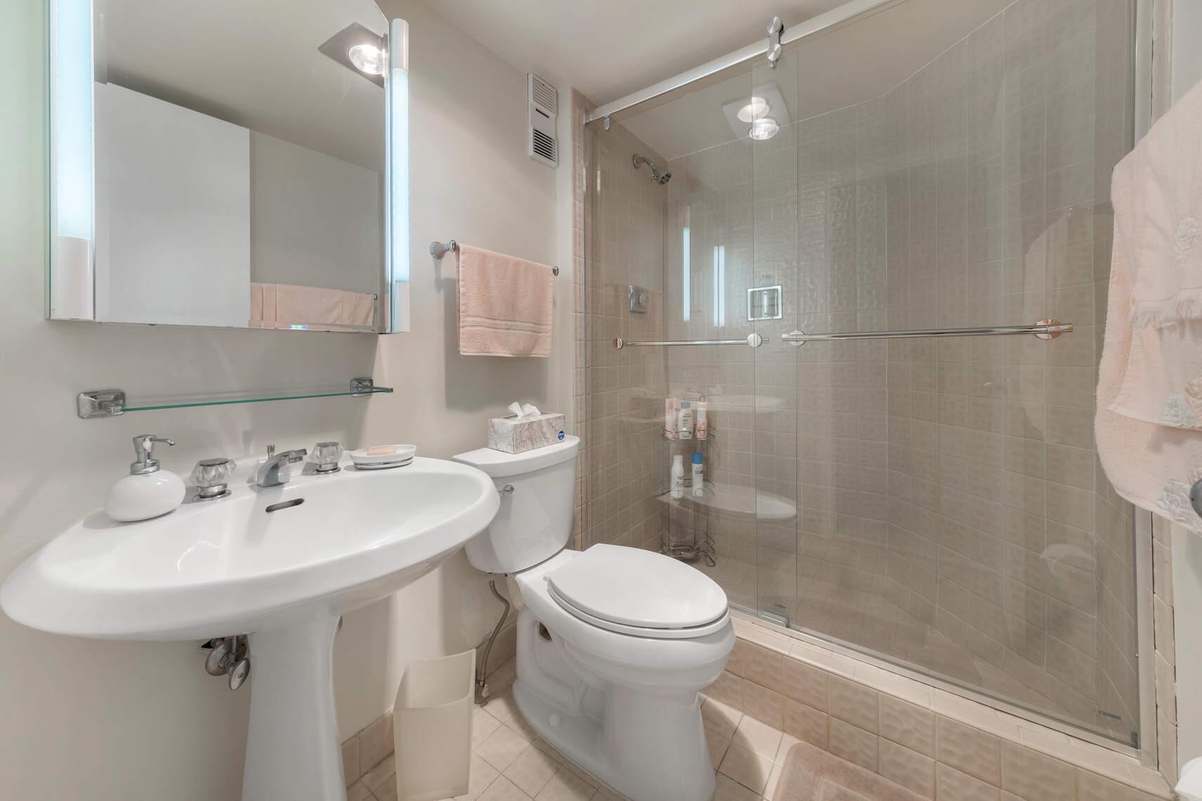 15645 Collins Avenue Unit: 401