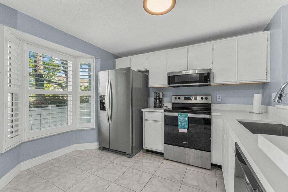 980 Jeffery Street