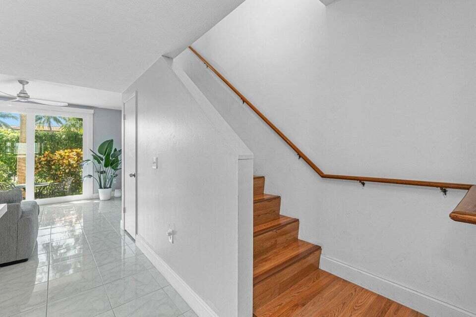 980 Jeffery Street