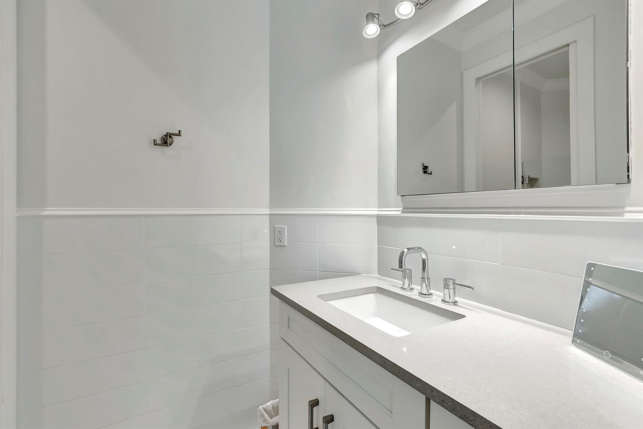 3131 Saint Annes Place