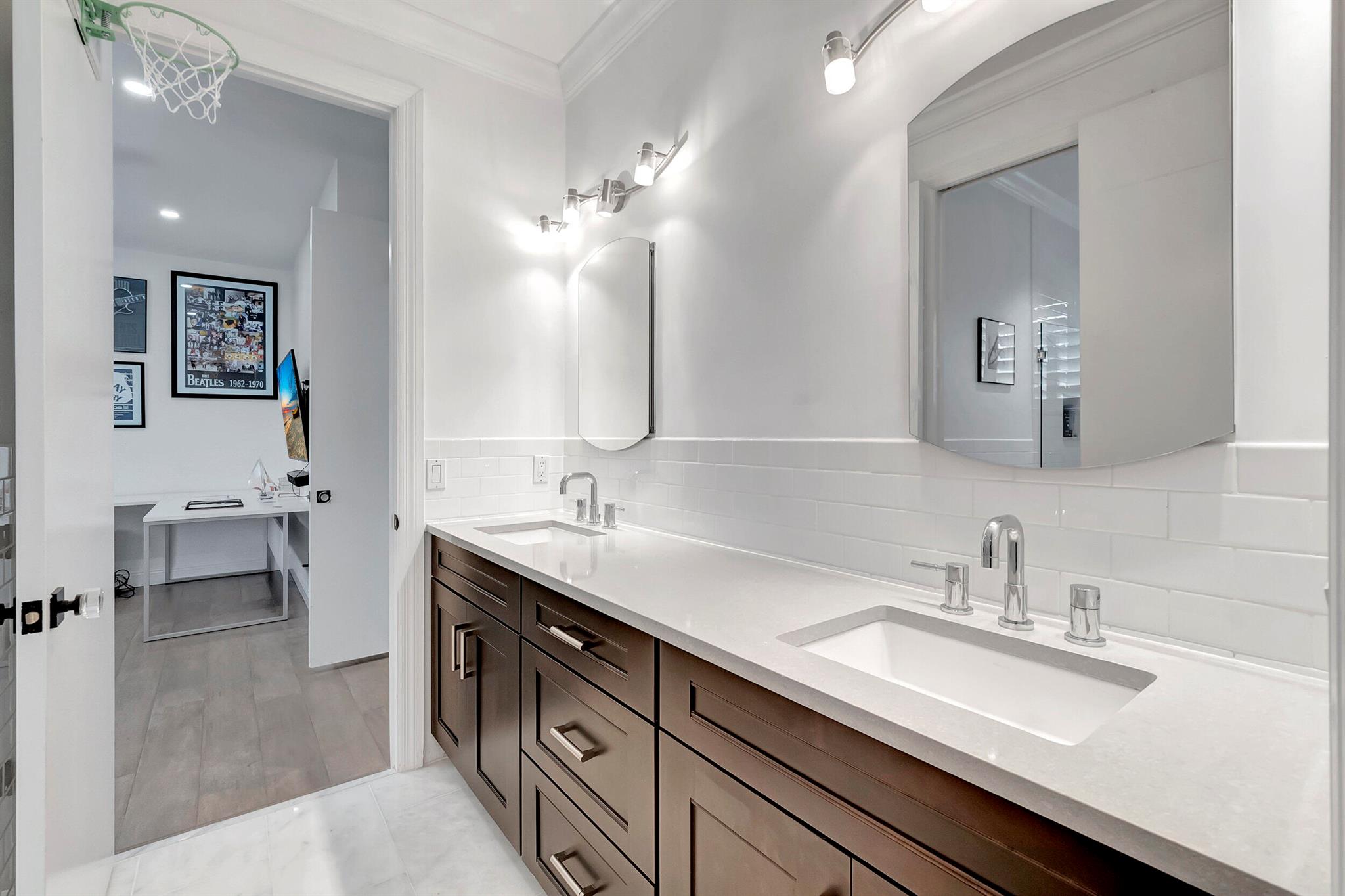 3131 Saint Annes Place