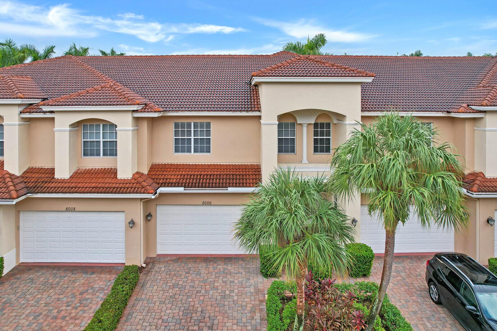 5006 Vine Cliff Way W