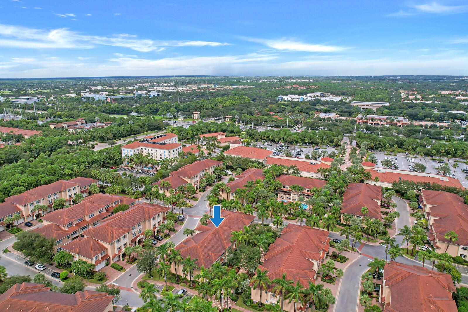 5006 Vine Cliff Way W
