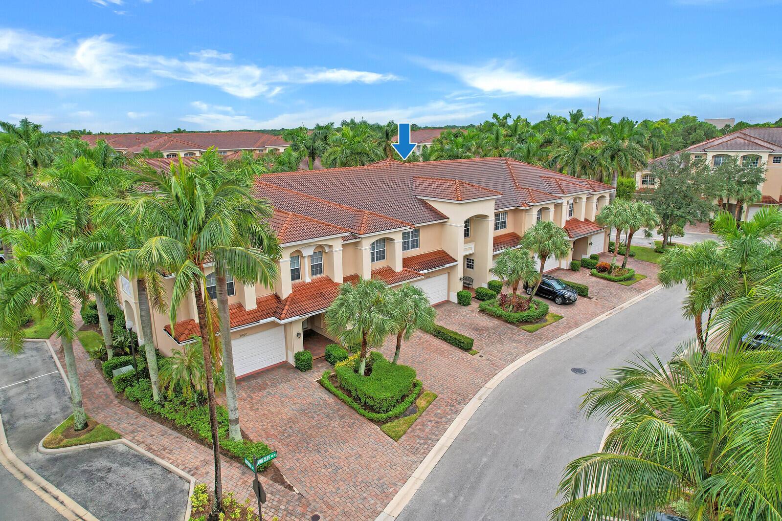 5006 Vine Cliff Way W