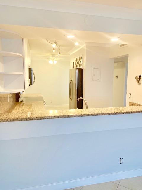 14 Royal Palm Way Unit: 406