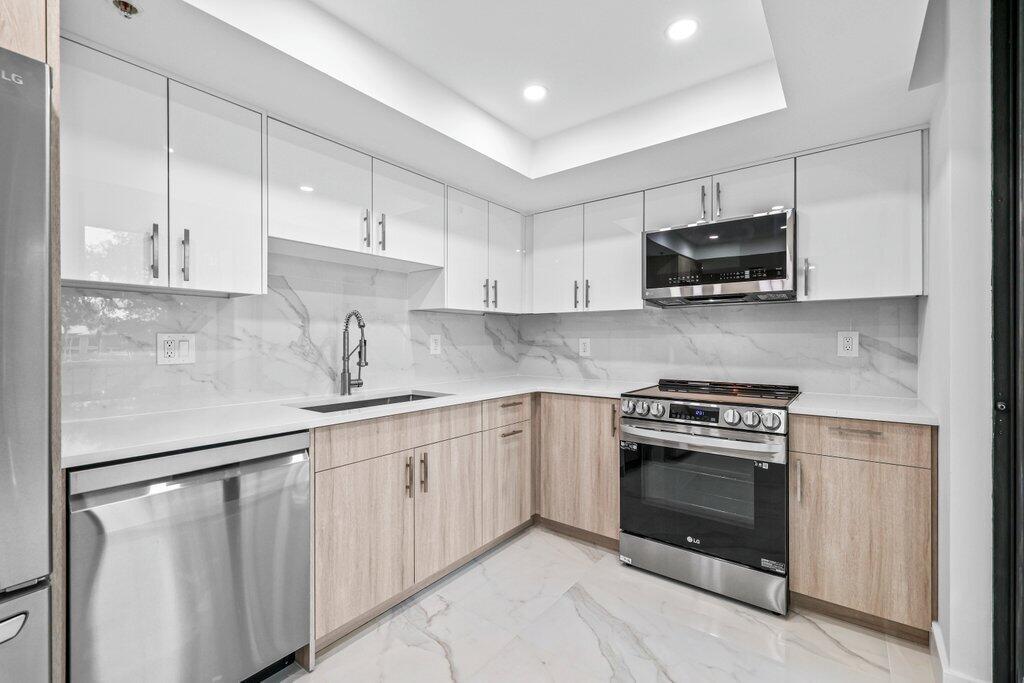 7754 Lakeside Boulevard Unit: 424