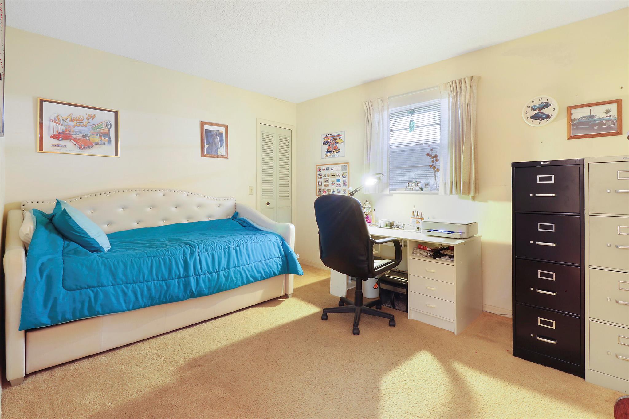 5635 SE Paramount Drive