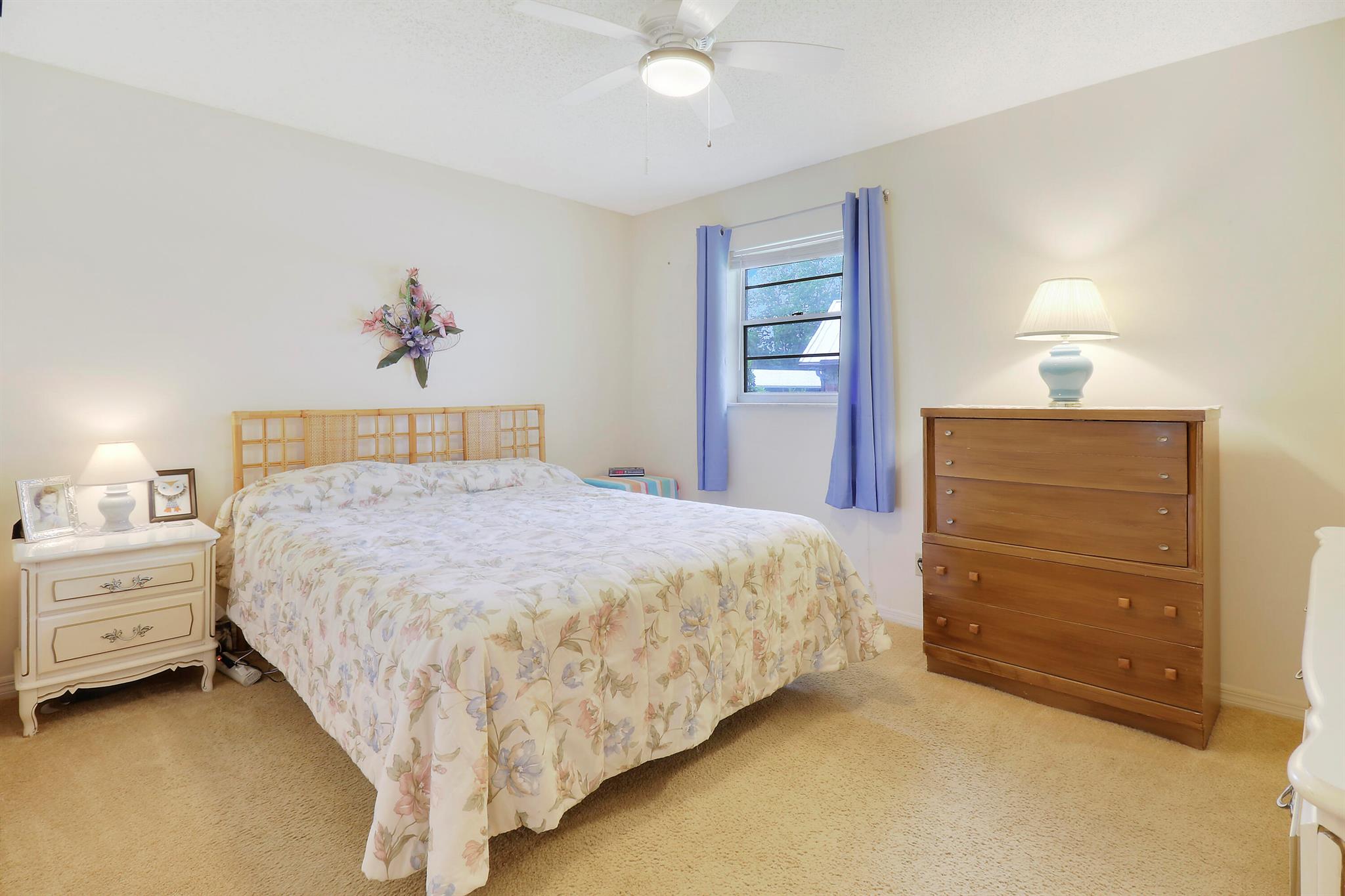 5635 SE Paramount Drive