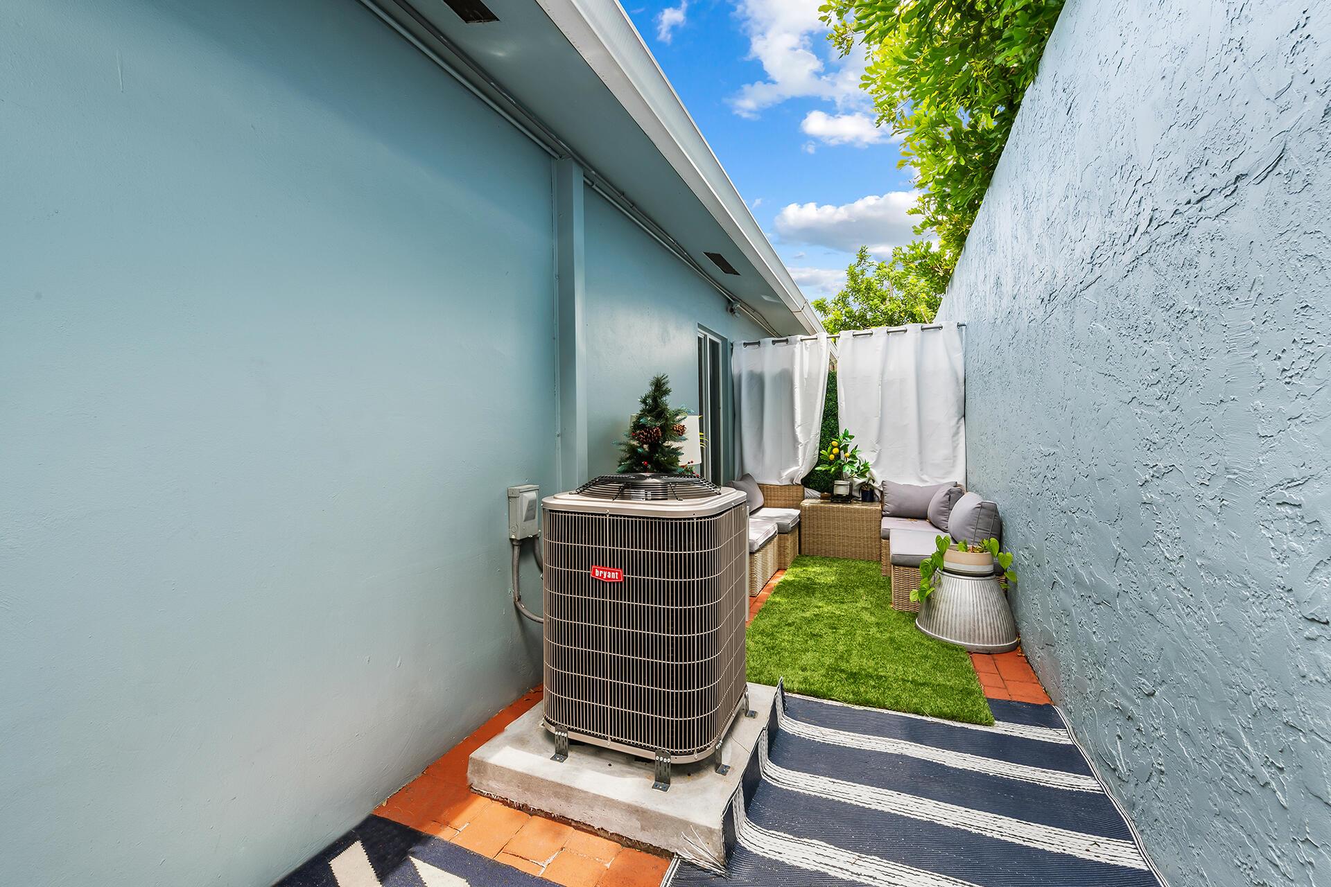 1300 NE 18th Street Unit: 2