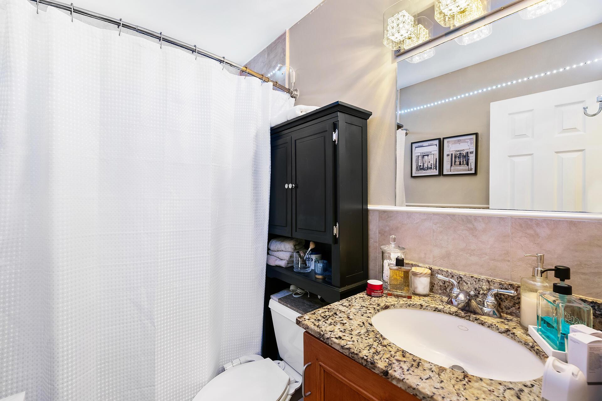 1300 NE 18th Street Unit: 2