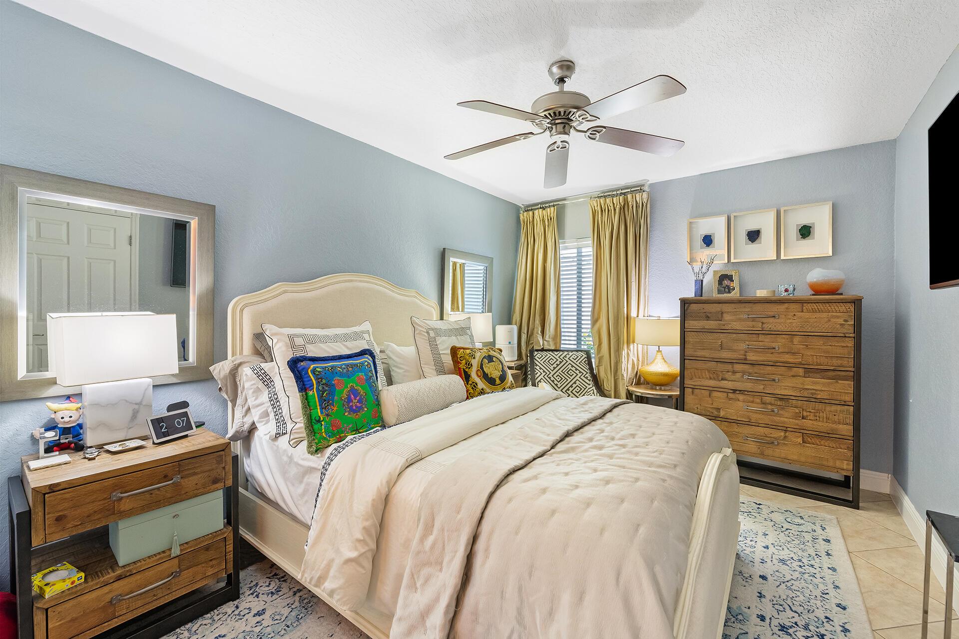 1300 NE 18th Street Unit: 2