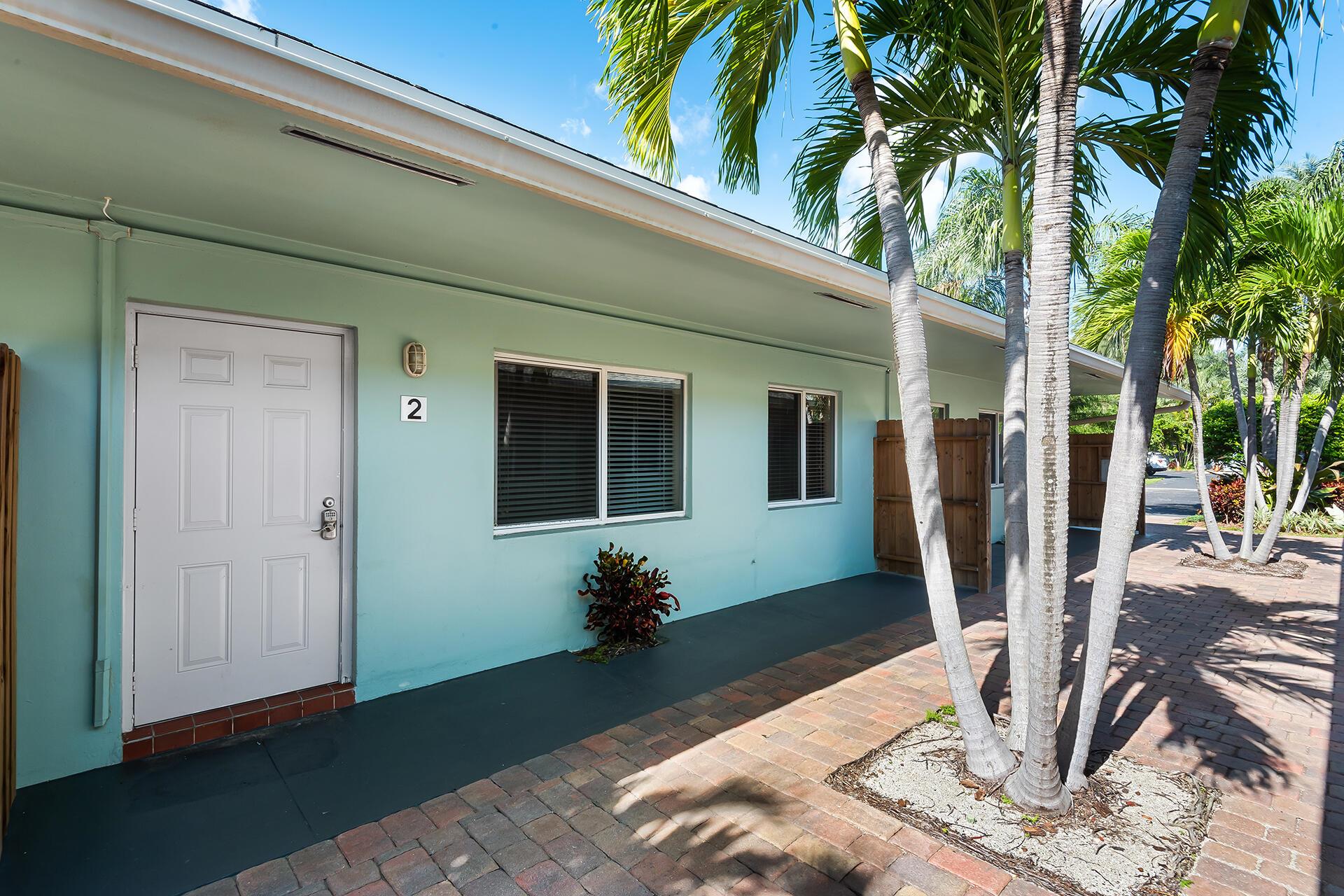 1300 NE 18th Street Unit: 2