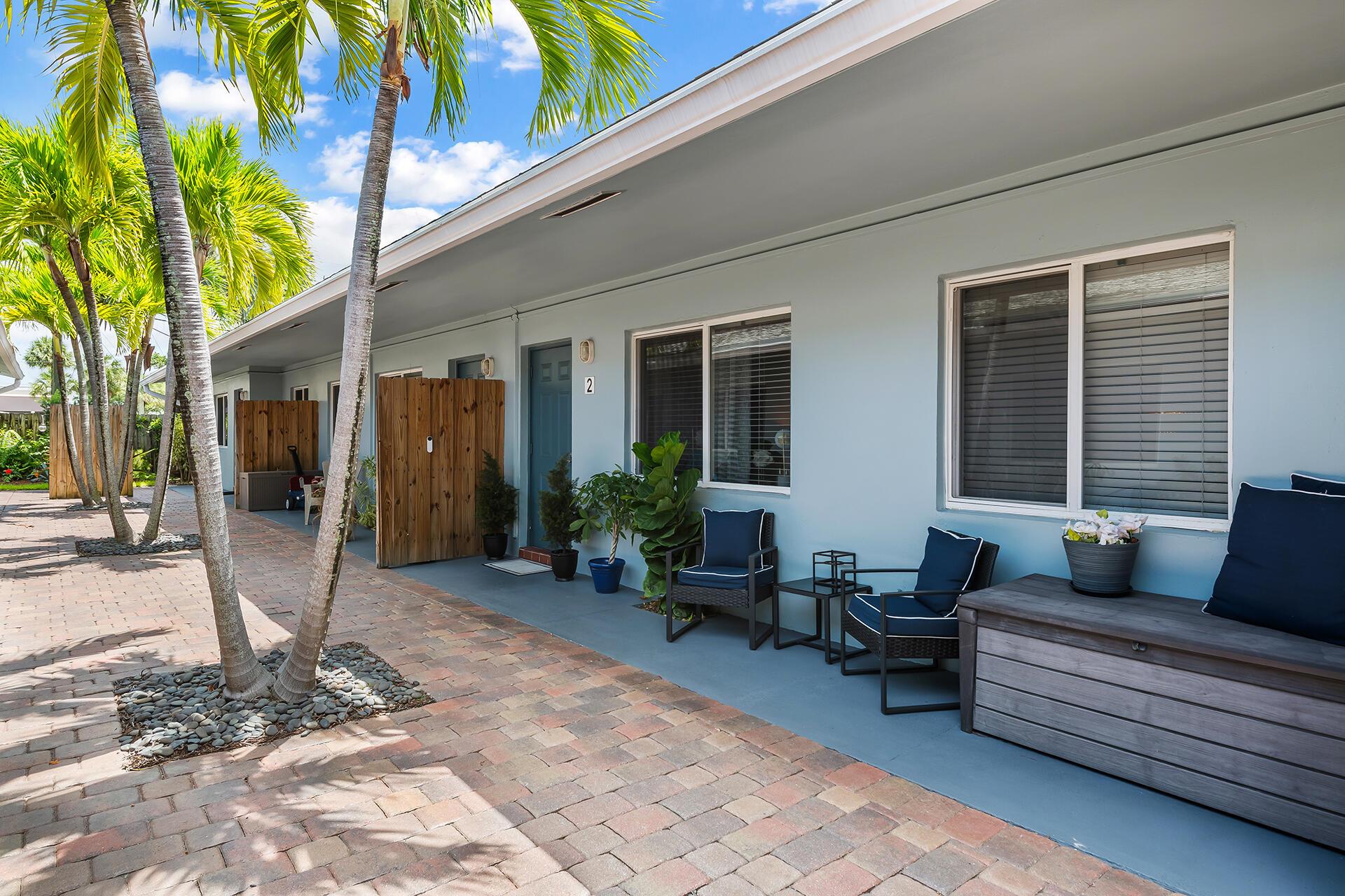 1300 NE 18th Street Unit: 2