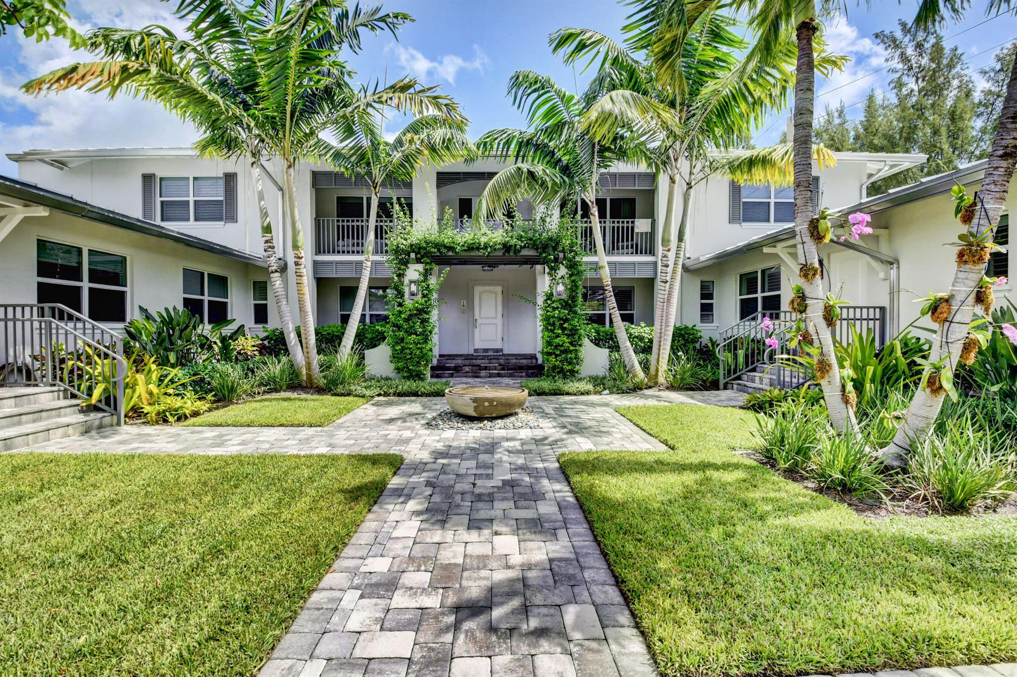 1025 Casuarina Road Unit: 4