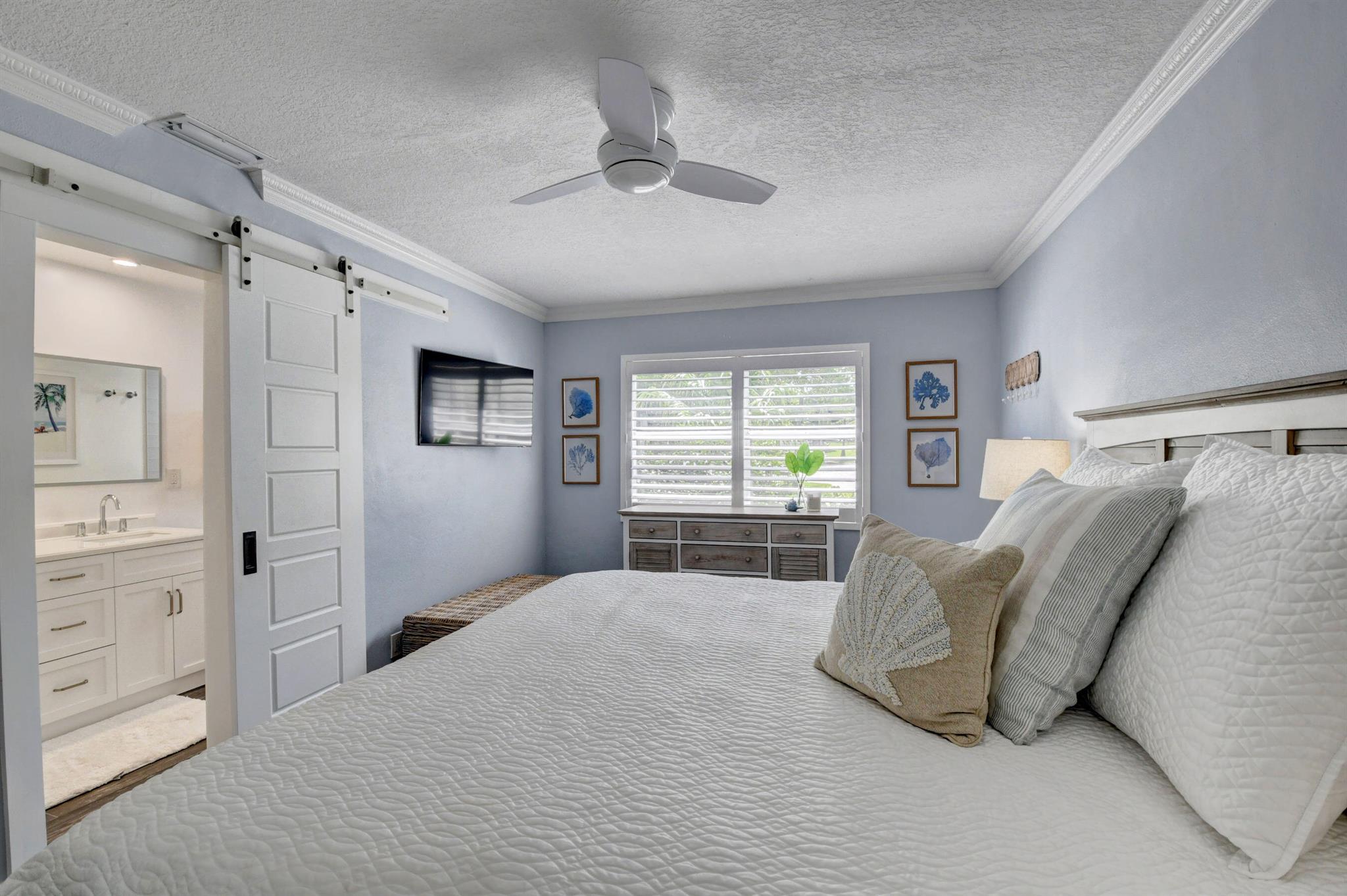 1025 Casuarina Road Unit: 4