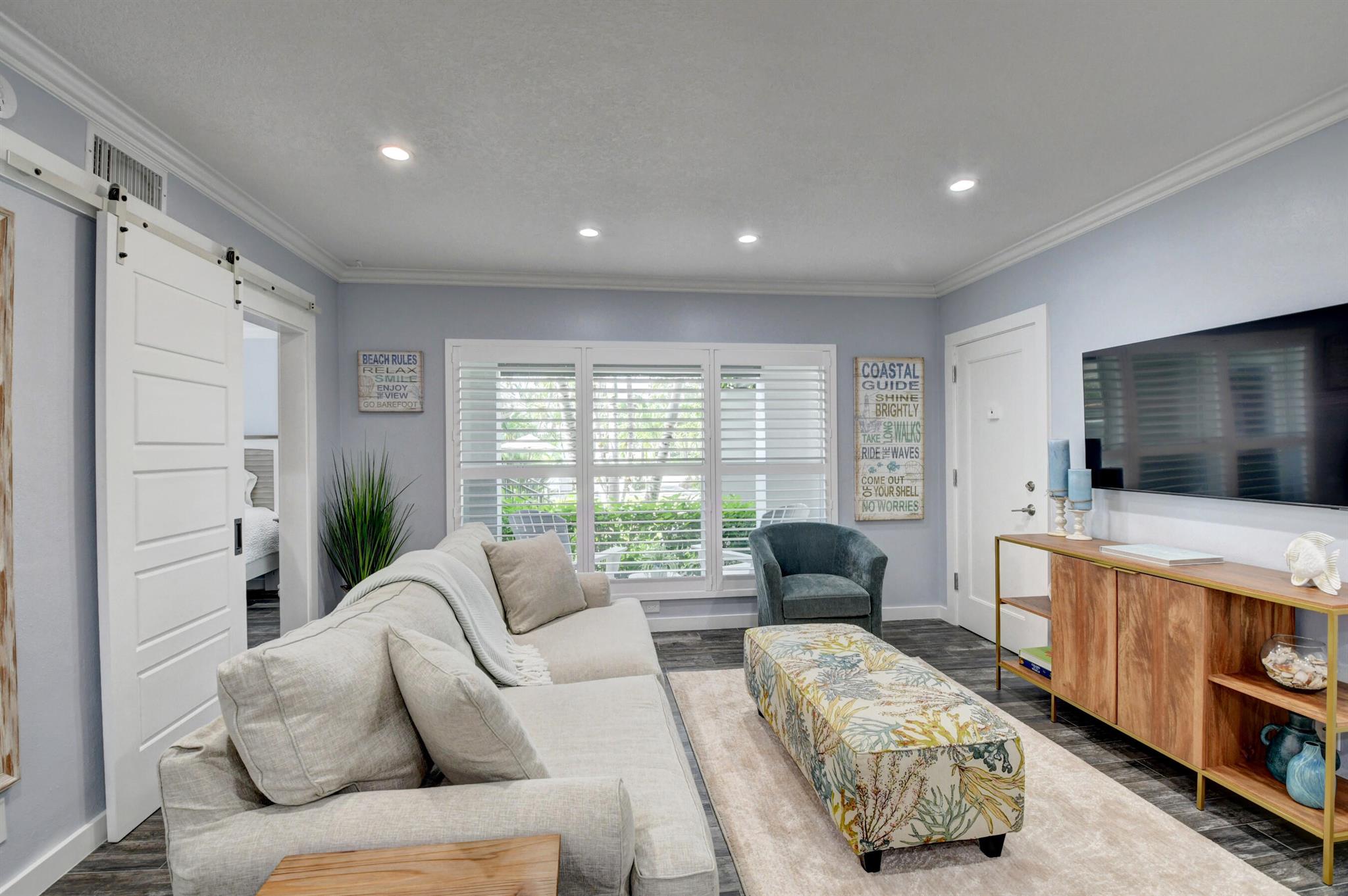 1025 Casuarina Road Unit: 4