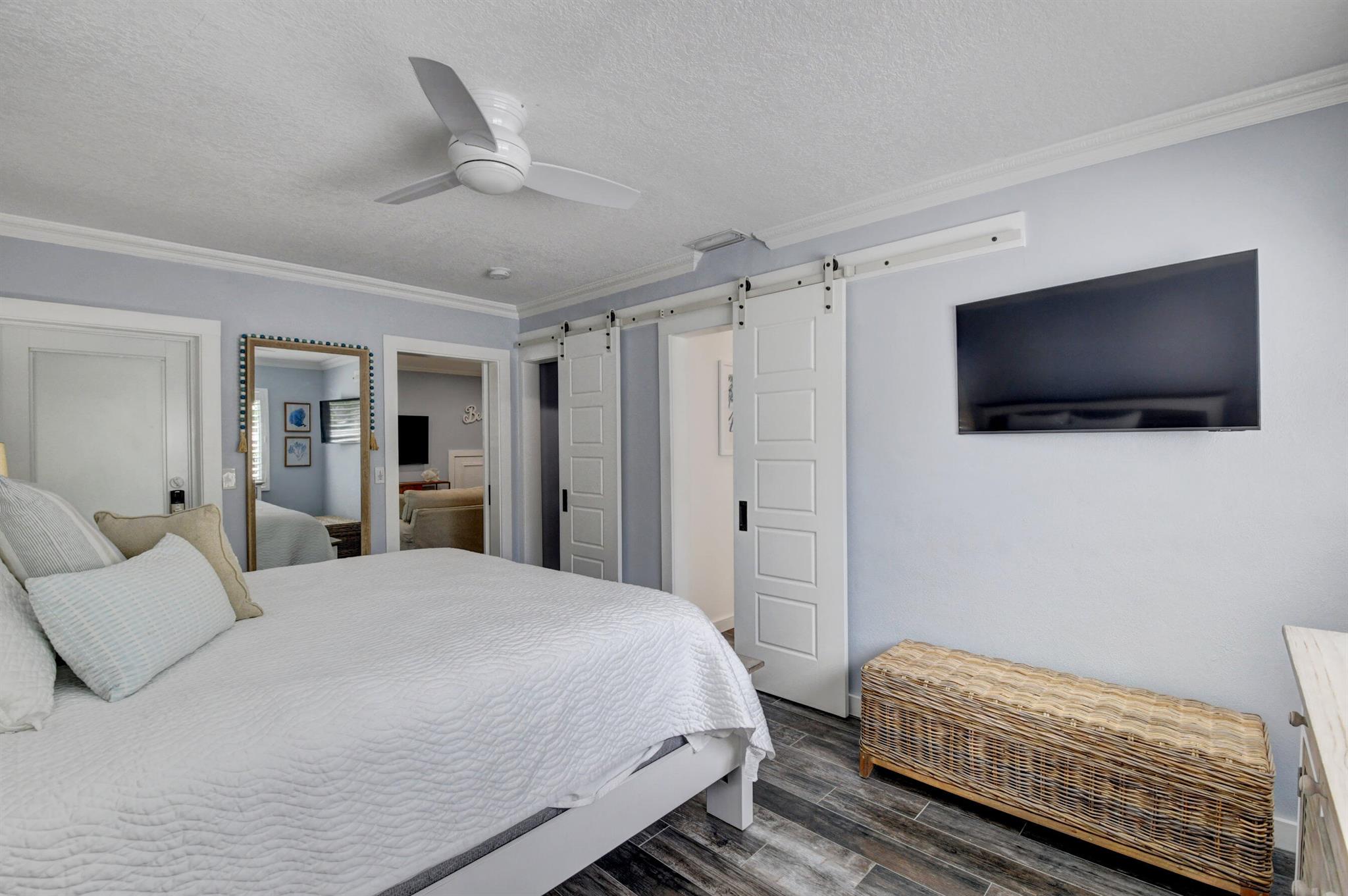 1025 Casuarina Road Unit: 4