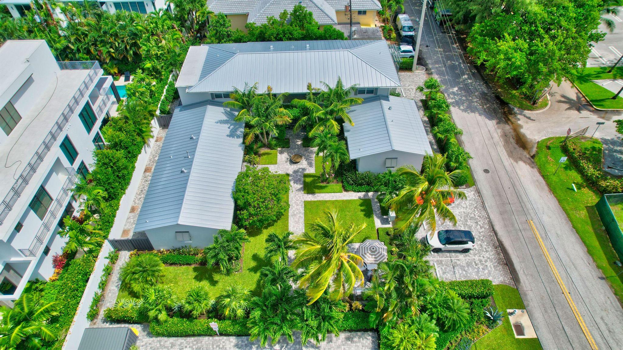 1025 Casuarina Road Unit: 4