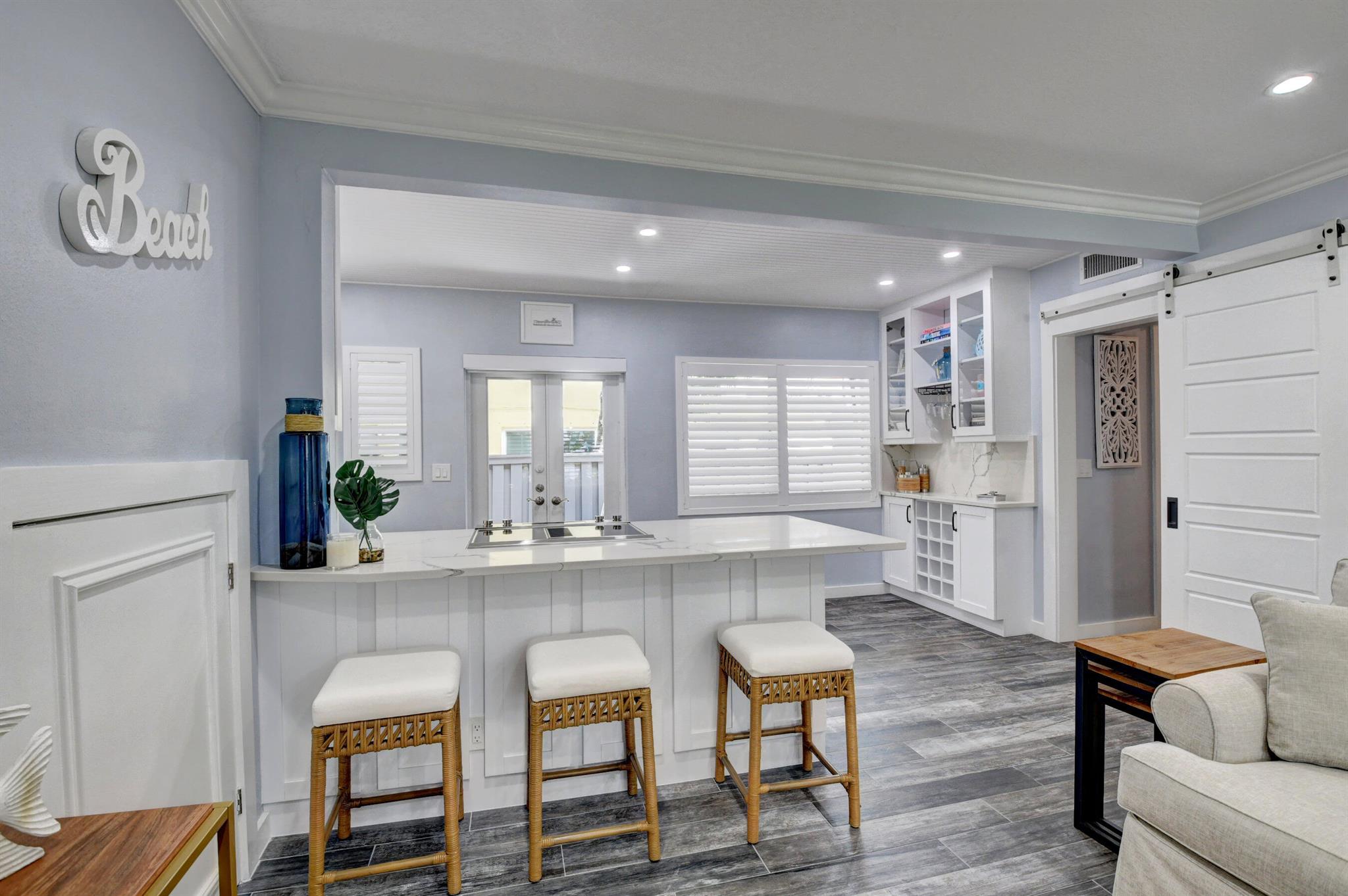 1025 Casuarina Road Unit: 4