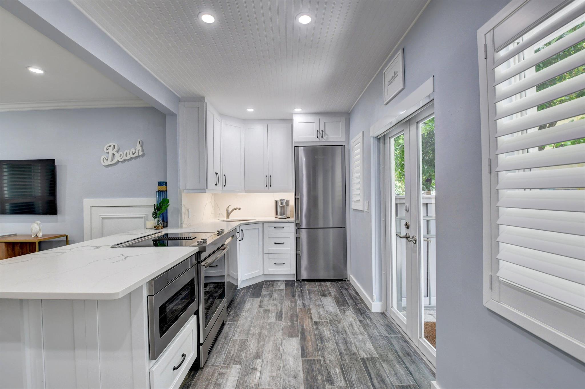 1025 Casuarina Road Unit: 4