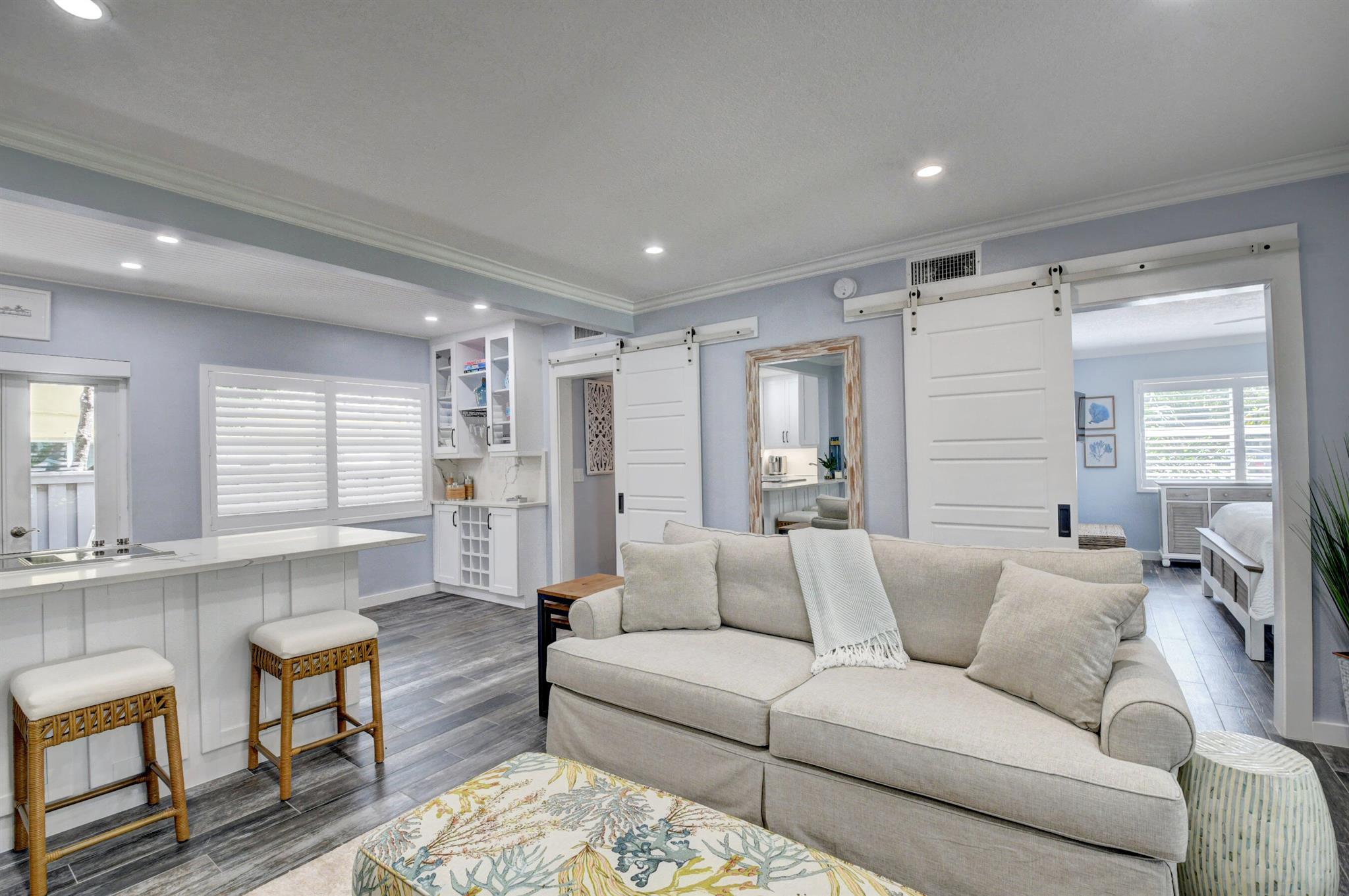 1025 Casuarina Road Unit: 4