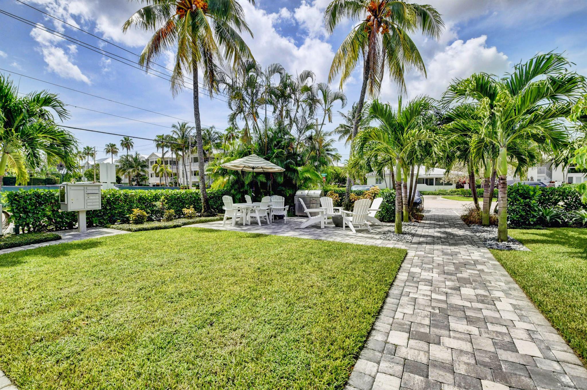 1025 Casuarina Road Unit: 4