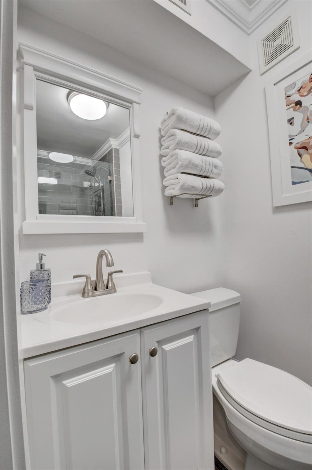 1025 Casuarina Road Unit: 4