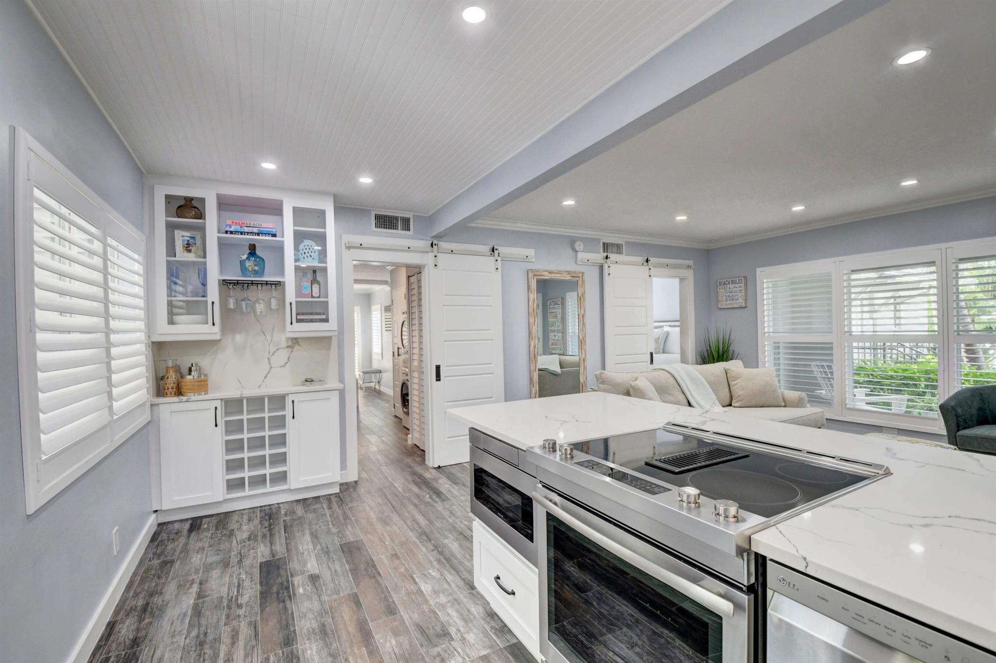 1025 Casuarina Road Unit: 4