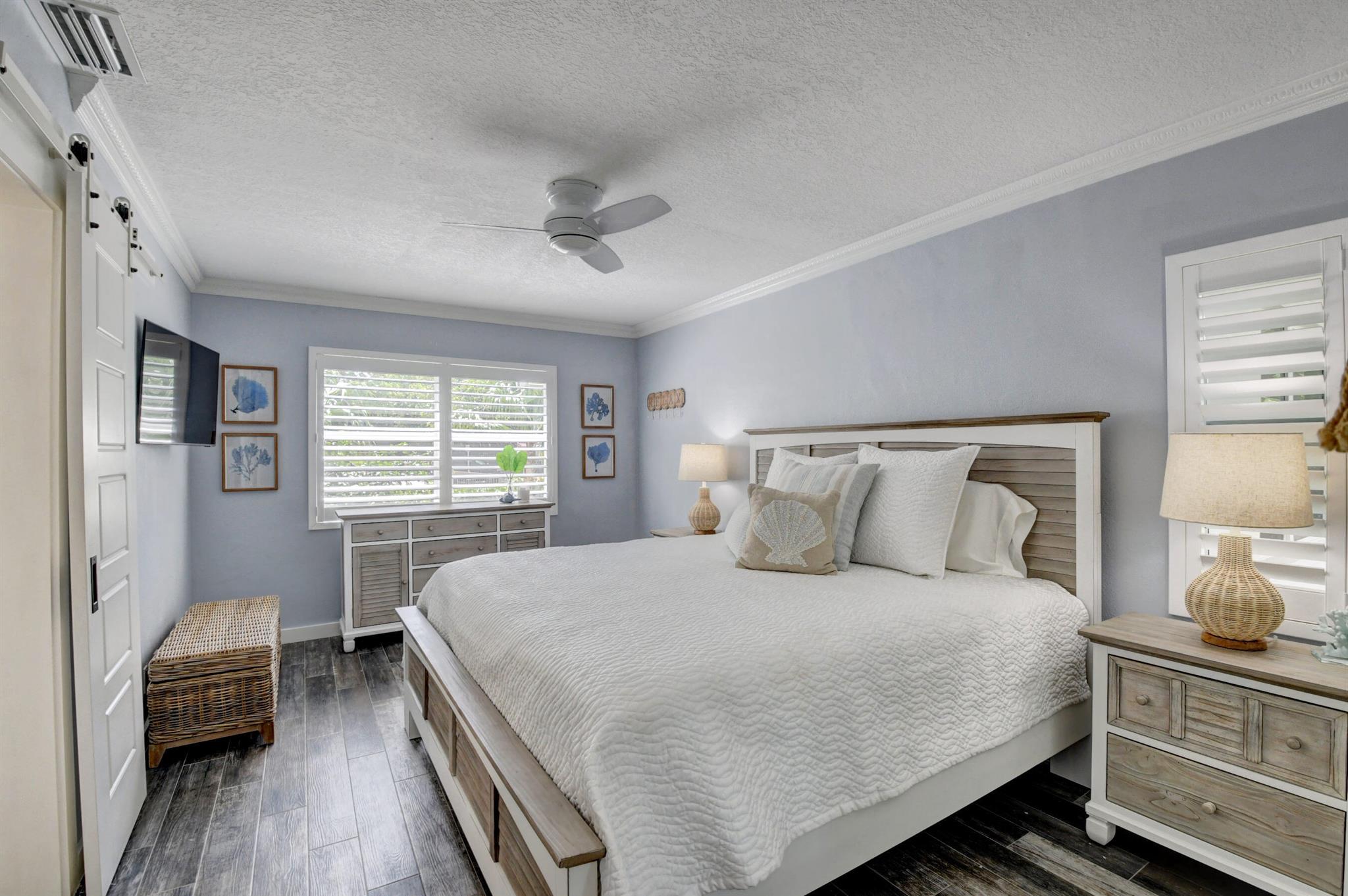 1025 Casuarina Road Unit: 4