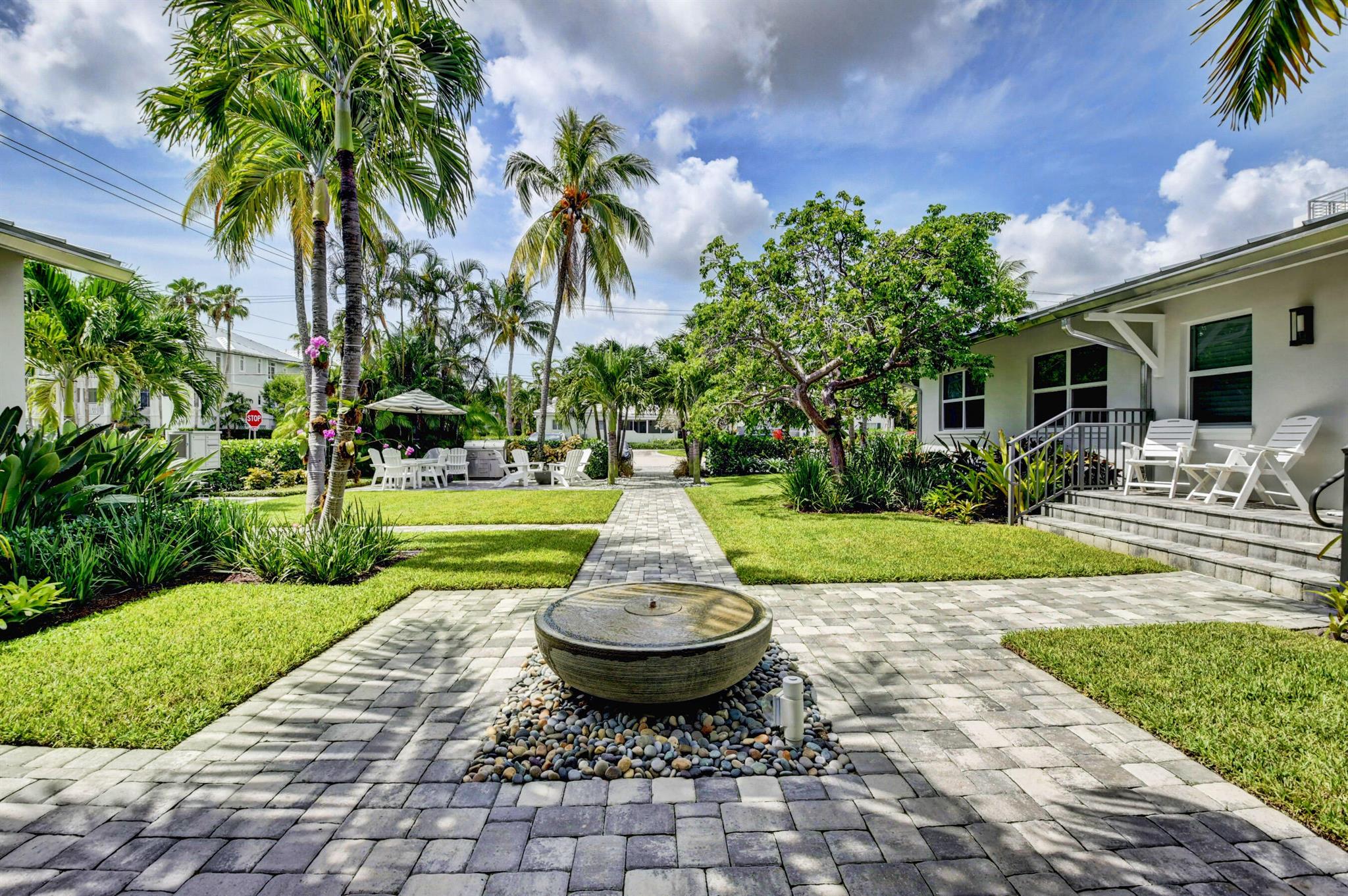 1025 Casuarina Road Unit: 4