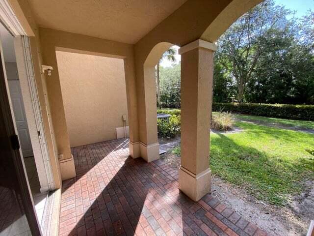 2896 Hidden Hills Road Unit: 1006