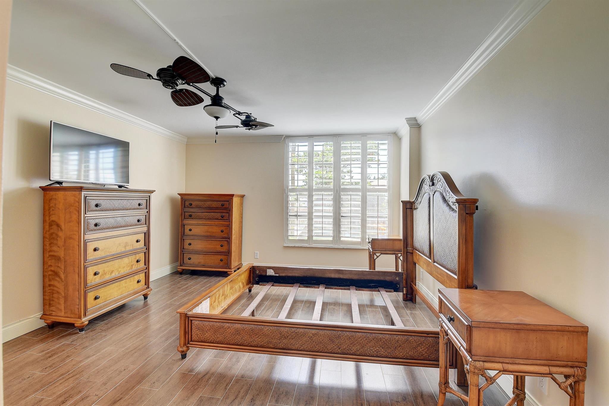 18 Royal Palm Way Unit: 104
