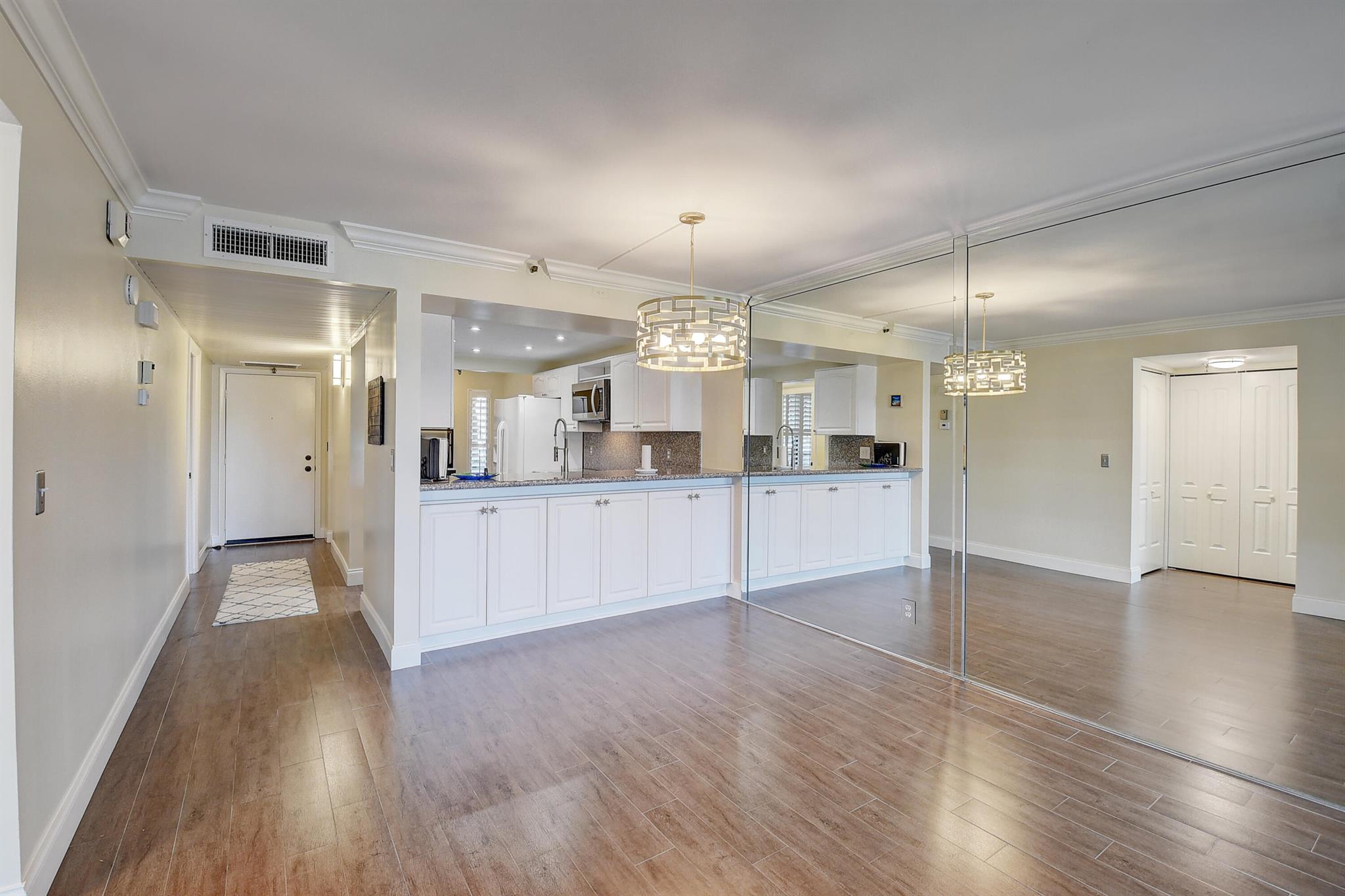 18 Royal Palm Way Unit: 104